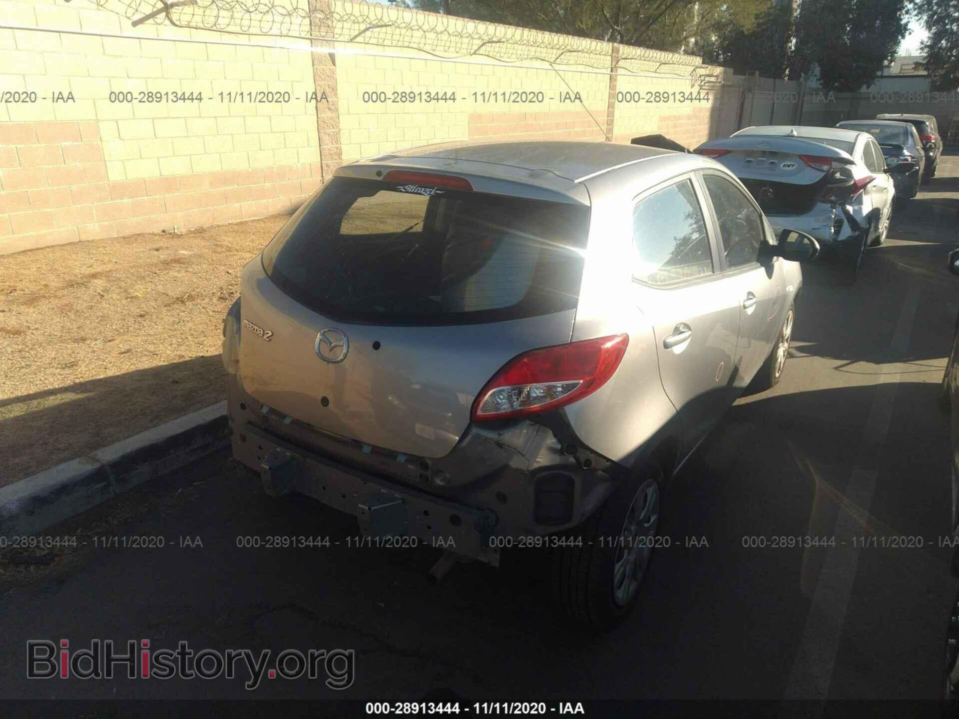2014 MAZDA MAZDA2 - VIN: JM1DE1KZXE0187064 - Фото 4