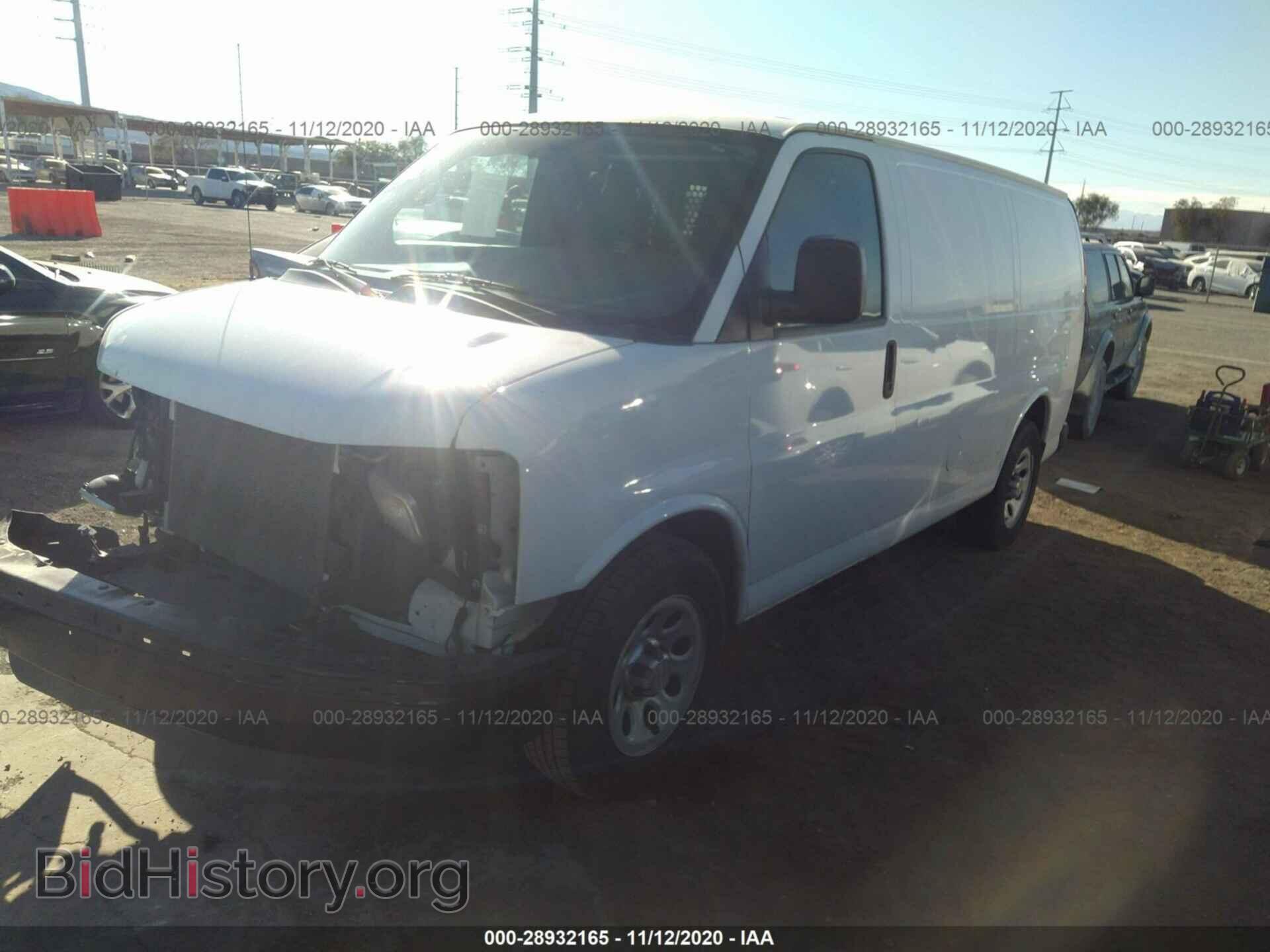 2012 CHEVROLET EXPRESS CARGO VAN - VIN: 1GCSGAF47C1183917 - Photo 2