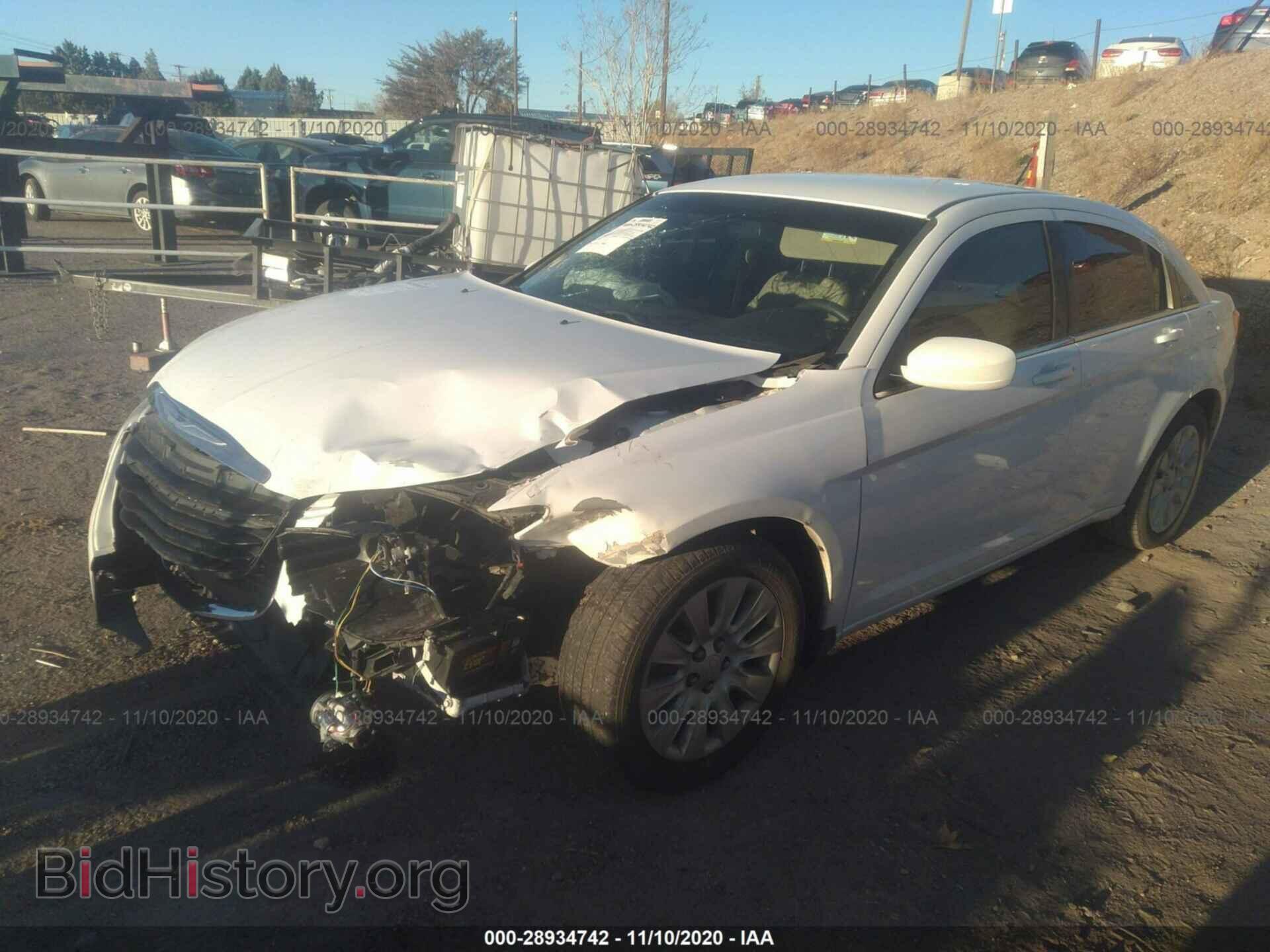 2012 CHRYSLER 200 - VIN: 1C3CCBAB7CN131227 - Photo 2