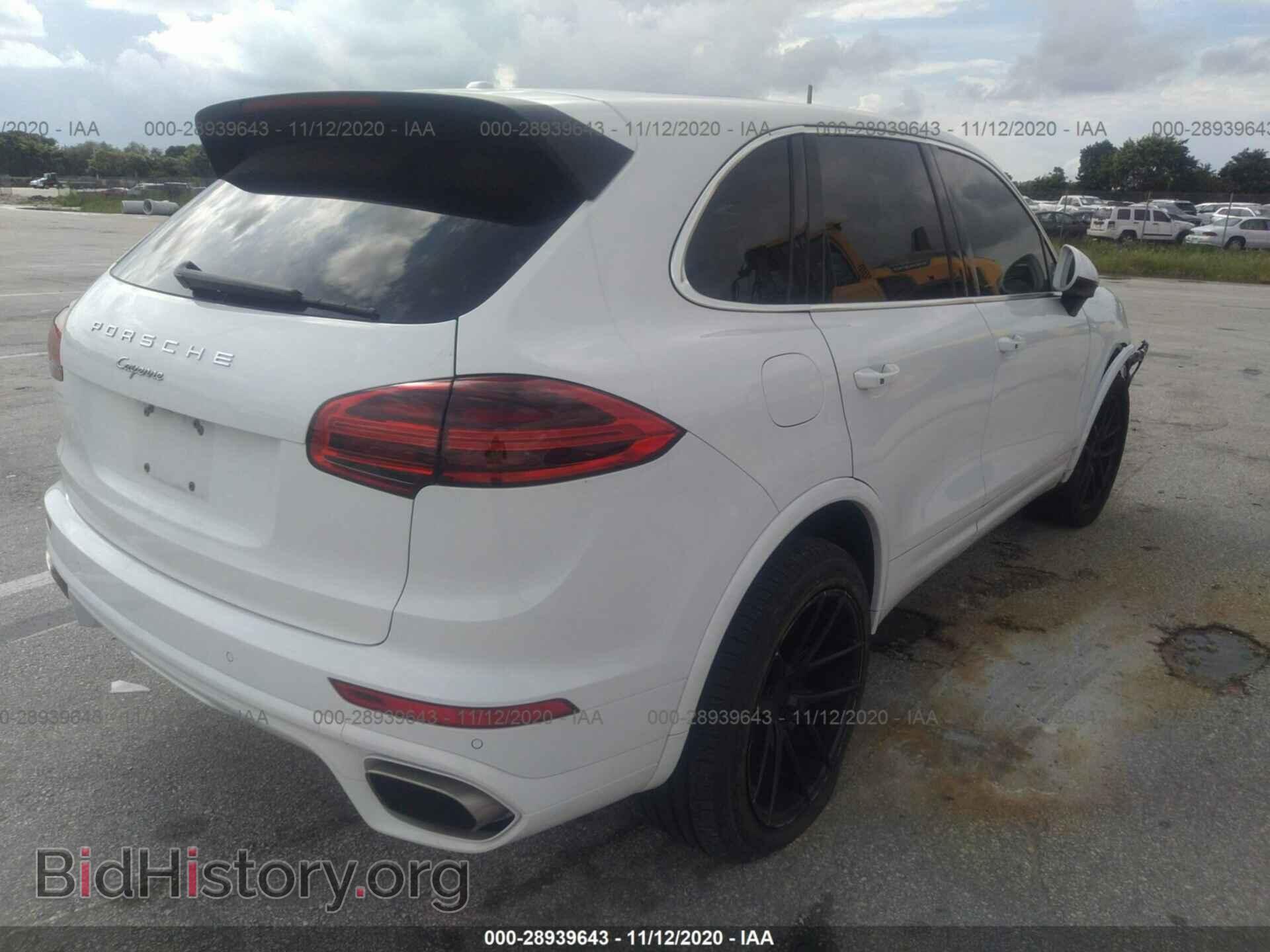 2017 PORSCHE CAYENNE - VIN: WP1AA2A25HKA91651 - Фото 4