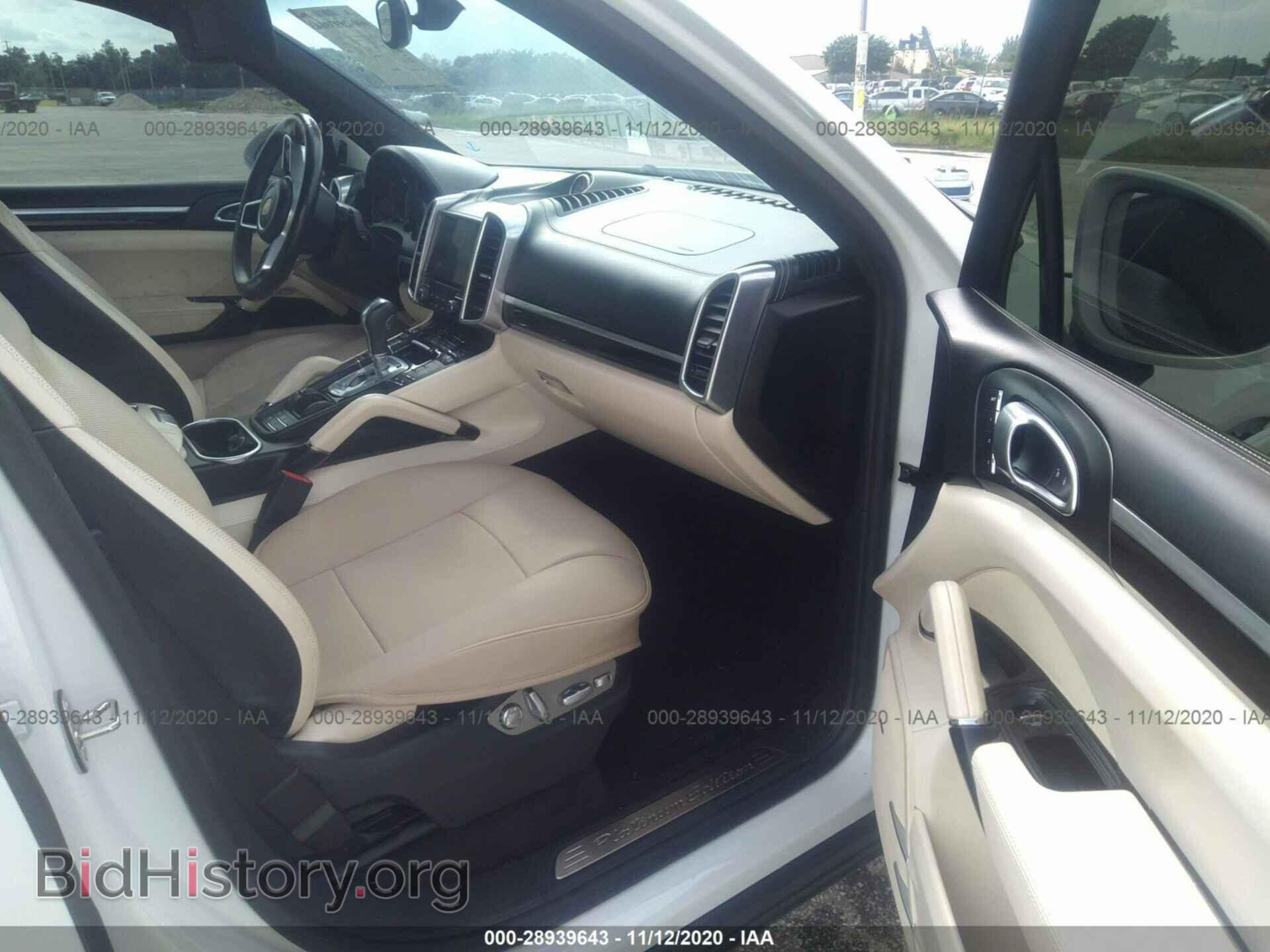 2017 PORSCHE CAYENNE - VIN: WP1AA2A25HKA91651 - Фото 5