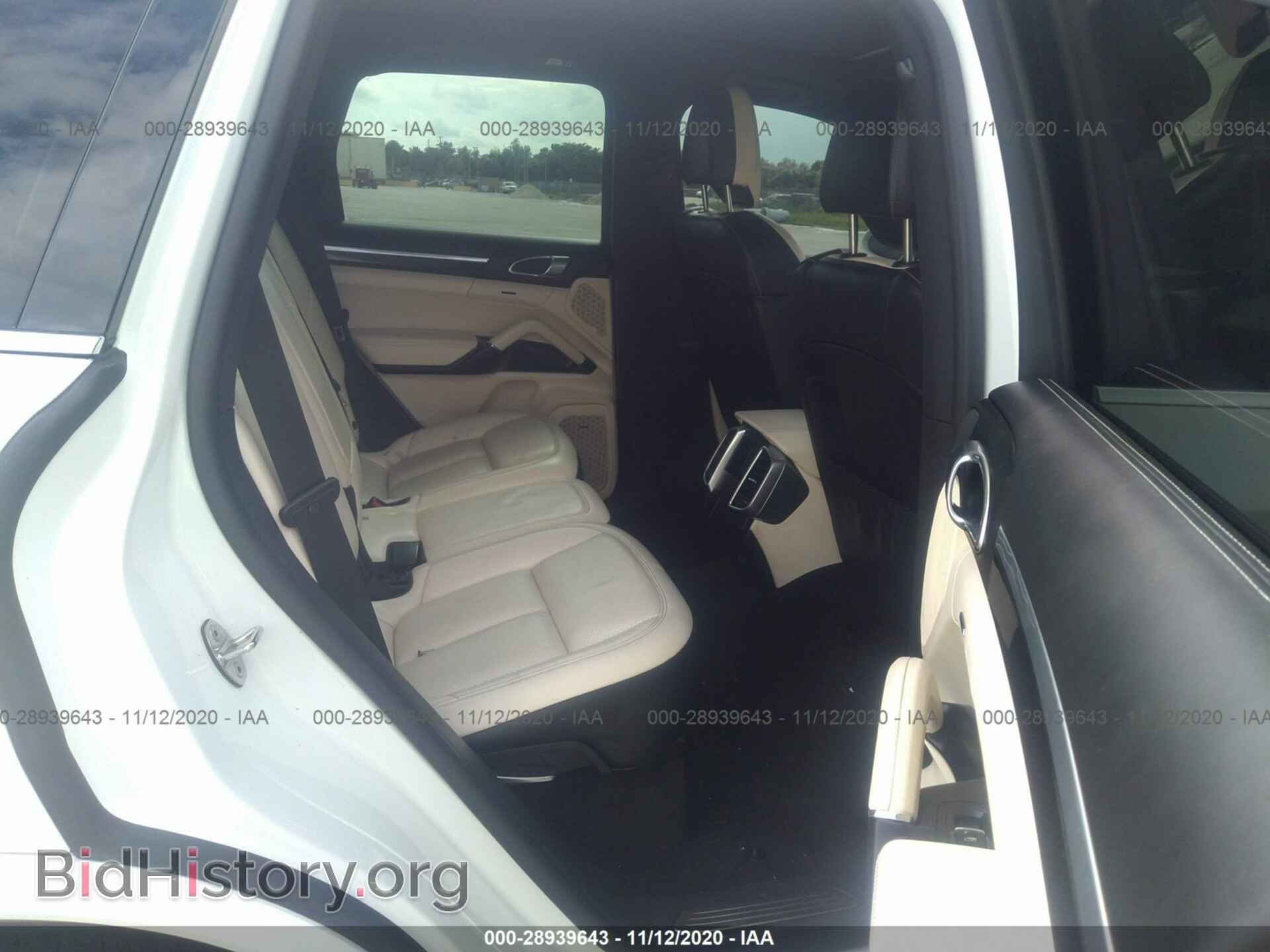 2017 PORSCHE CAYENNE - VIN: WP1AA2A25HKA91651 - Фото 8