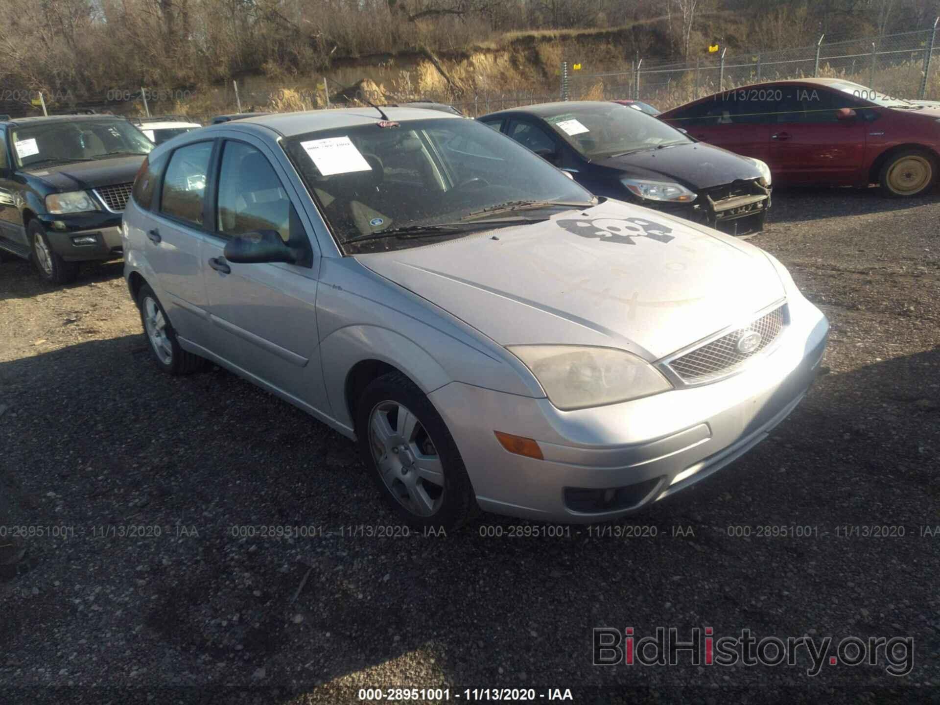 Photo 3FAFP37N85R142957 - FORD FOCUS 2005