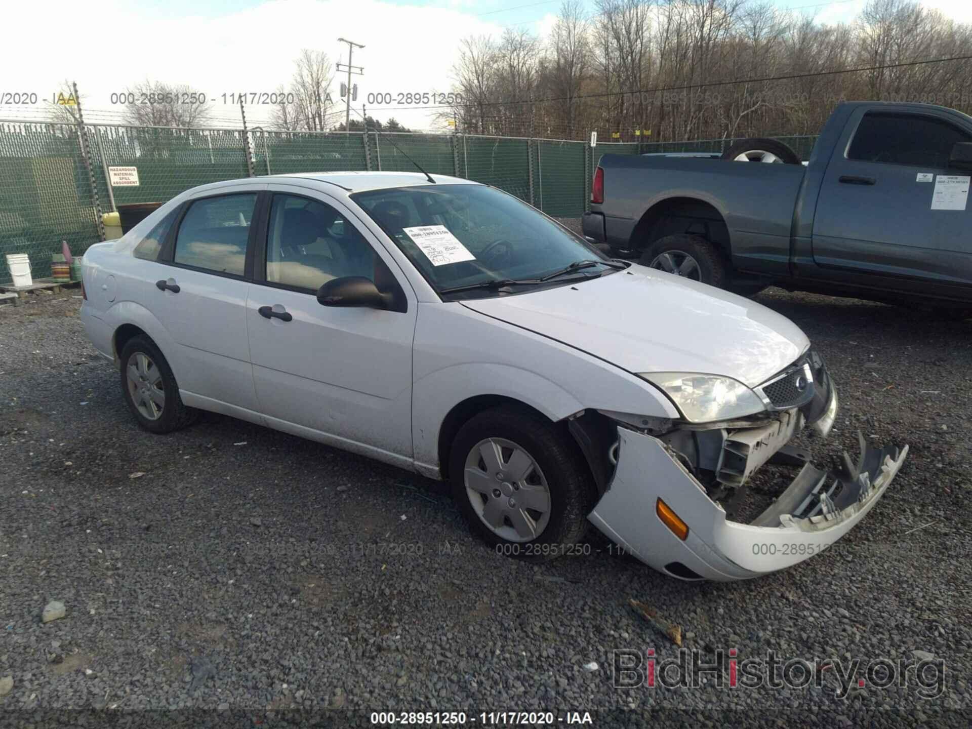 Photo 1FAHP34N06W231529 - FORD FOCUS 2006