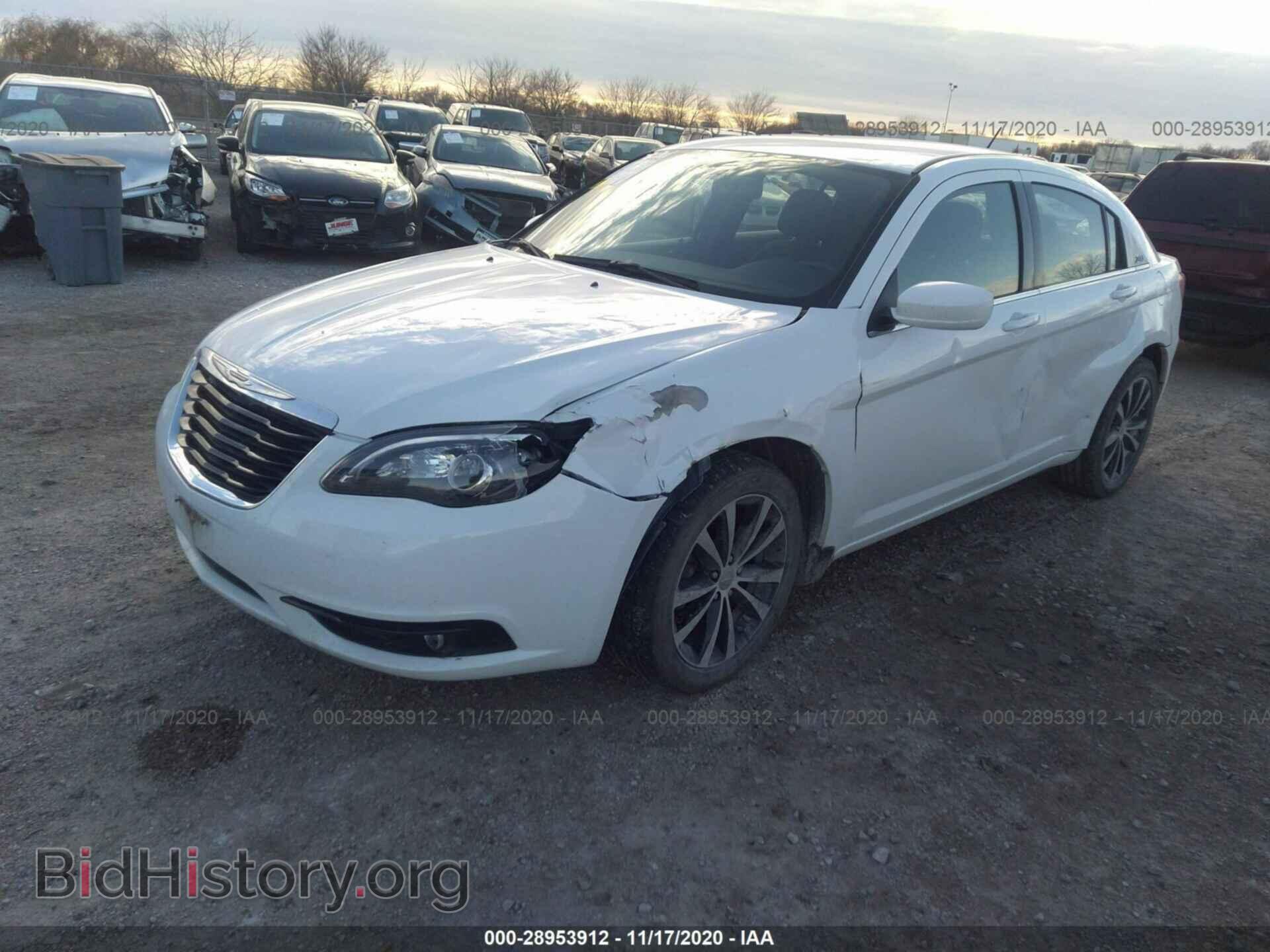 2013 CHRYSLER 200 - VIN: 1C3CCBBB6DN700276 - Фото 2