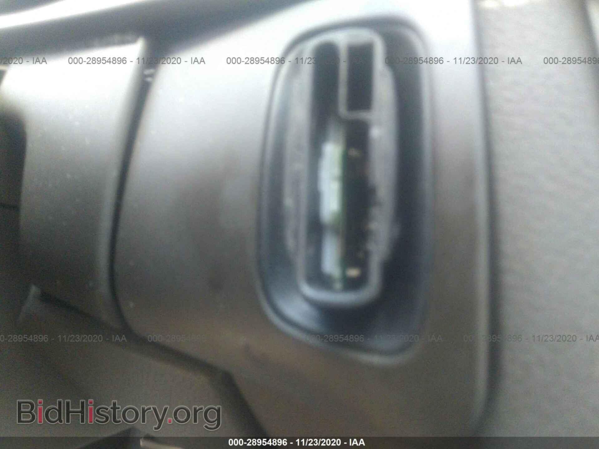 2013 AUDI A4 - VIN: WAUBFAFLXDA063053 - Фото 11