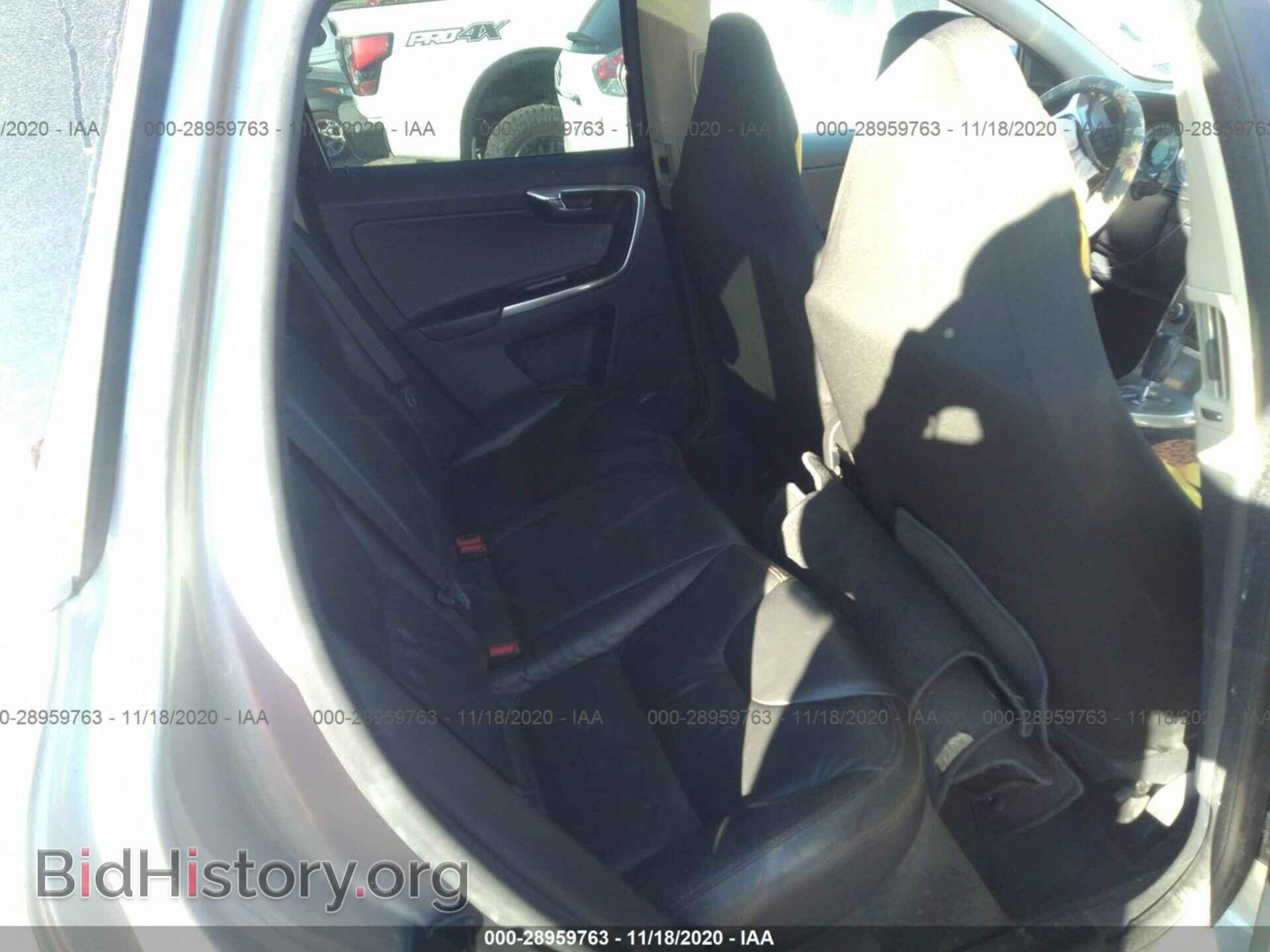 2012 VOLVO XC60 - VIN: YV4940DL4C2273688 - Фото 8