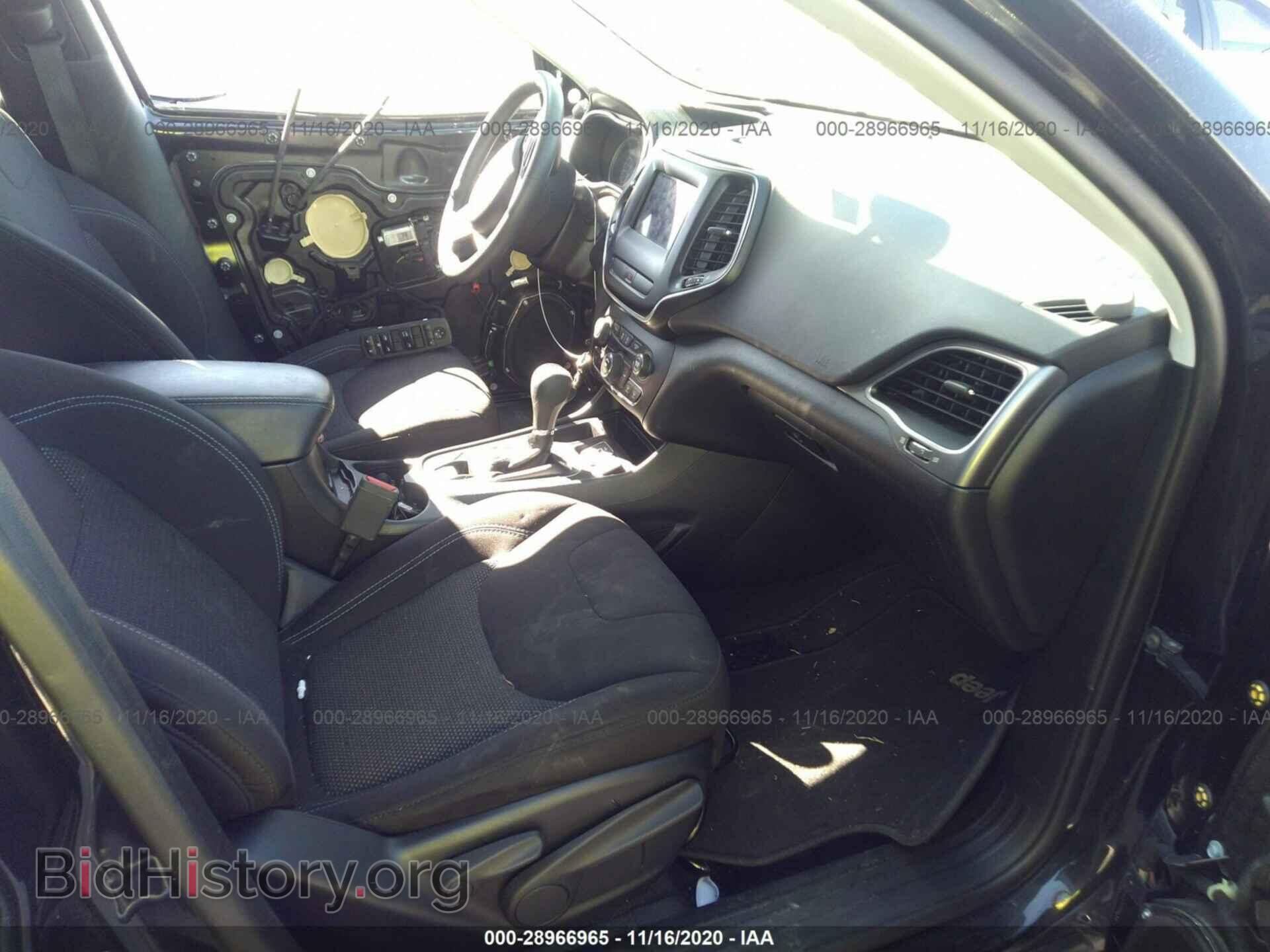 2019 JEEP CHEROKEE - VIN: 1C4PJLCB8KD240984 - Фото 5