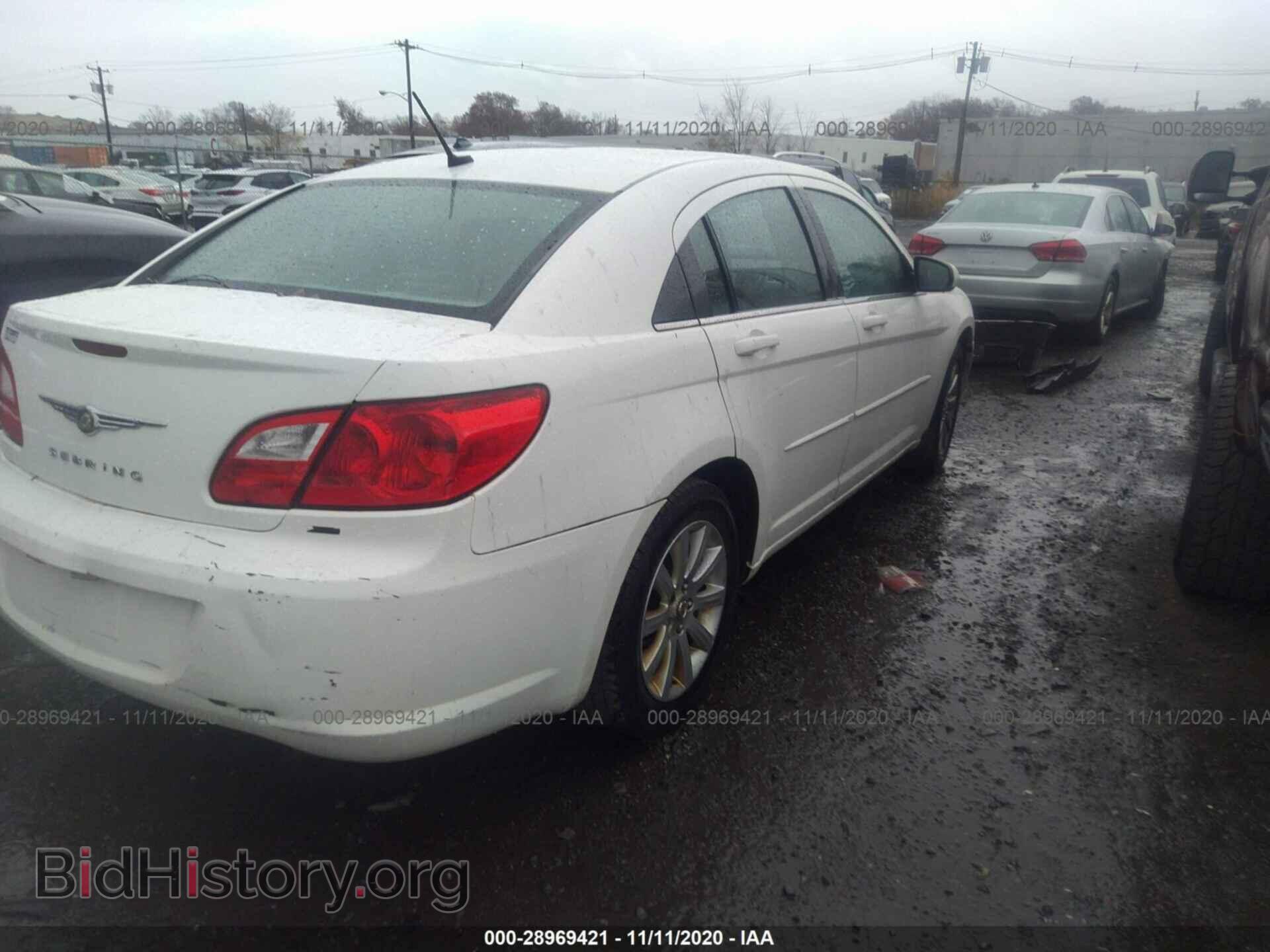 2010 CHRYSLER SEBRING - VIN: 1C3CC5FB5AN233763 - Фото 4