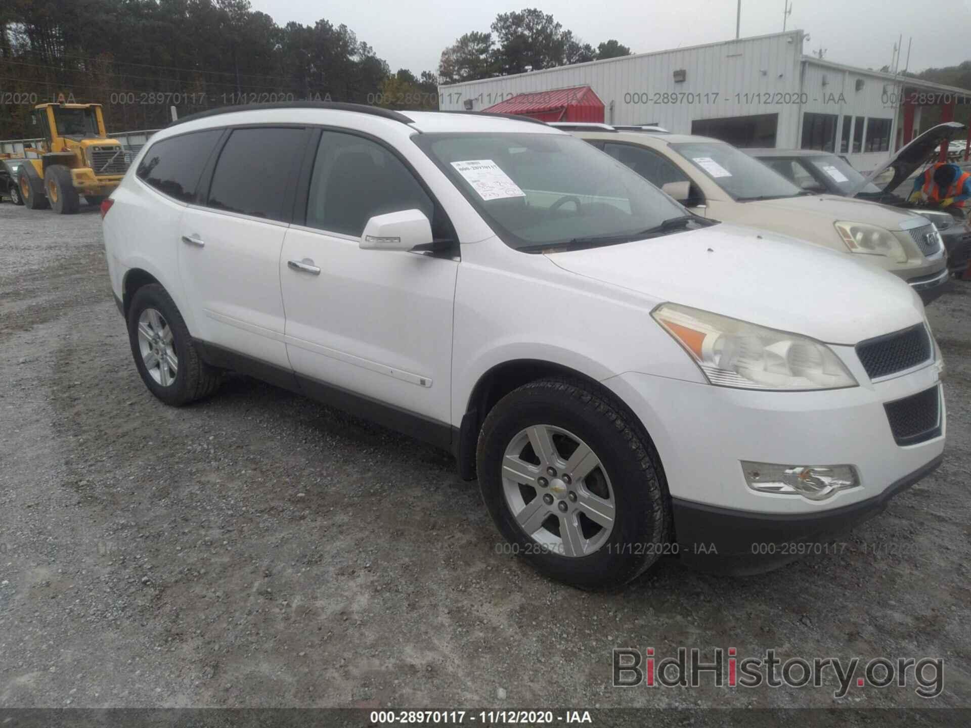 Photo 1GNLVFED0AS118057 - CHEVROLET TRAVERSE 2010