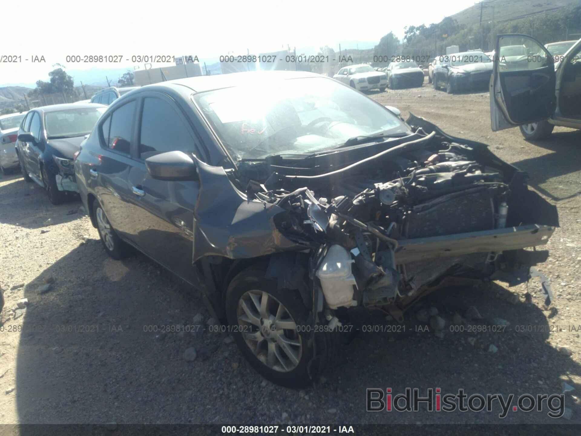 Photo 3N1CN7AP9HL852559 - NISSAN VERSA SEDAN 2017