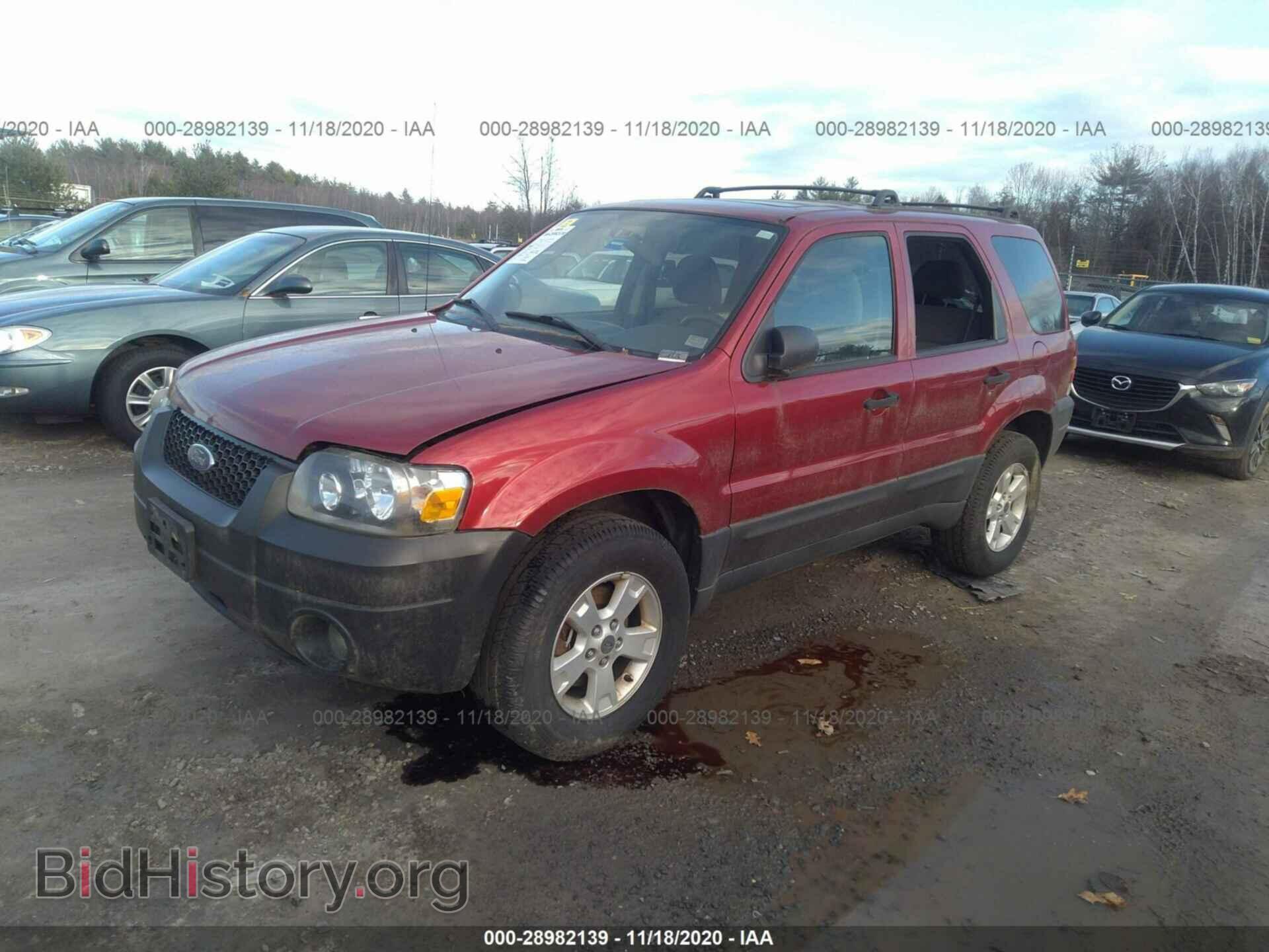 2005 FORD ESCAPE - VIN: 1FMYU93165KB24216 - Фото 2
