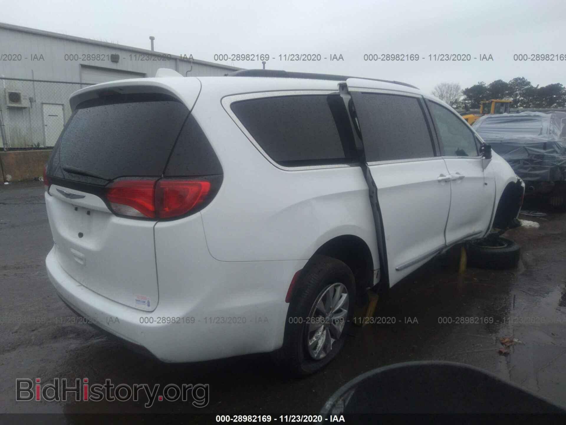 2017 CHRYSLER PACIFICA - VIN: 2C4RC1BG1HR534012 - Photo 4