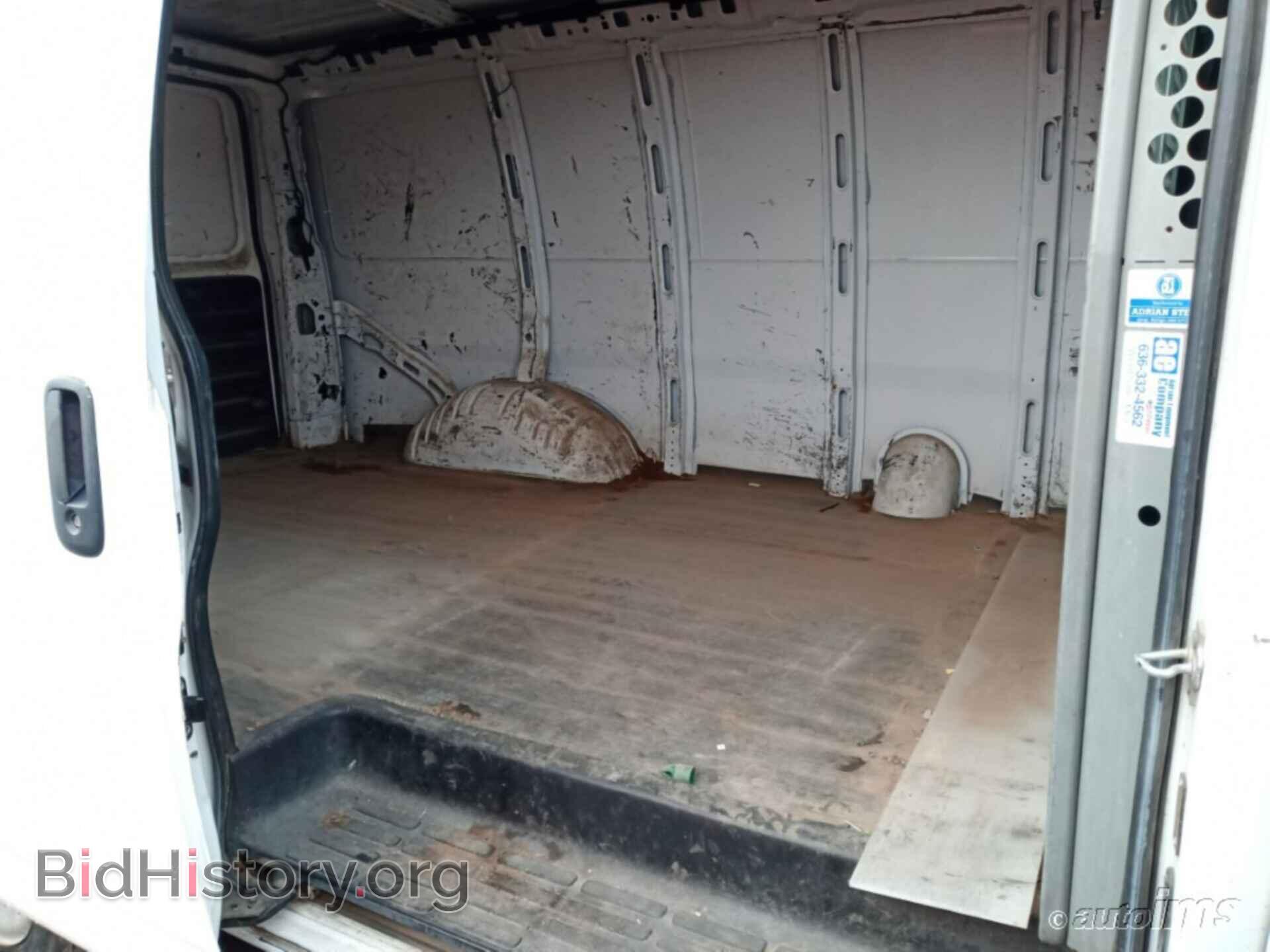 2011 CHEVROLET EXPRESS CARGO VAN - VIN: 1GCWGFCA3B1163817 - Фото 22
