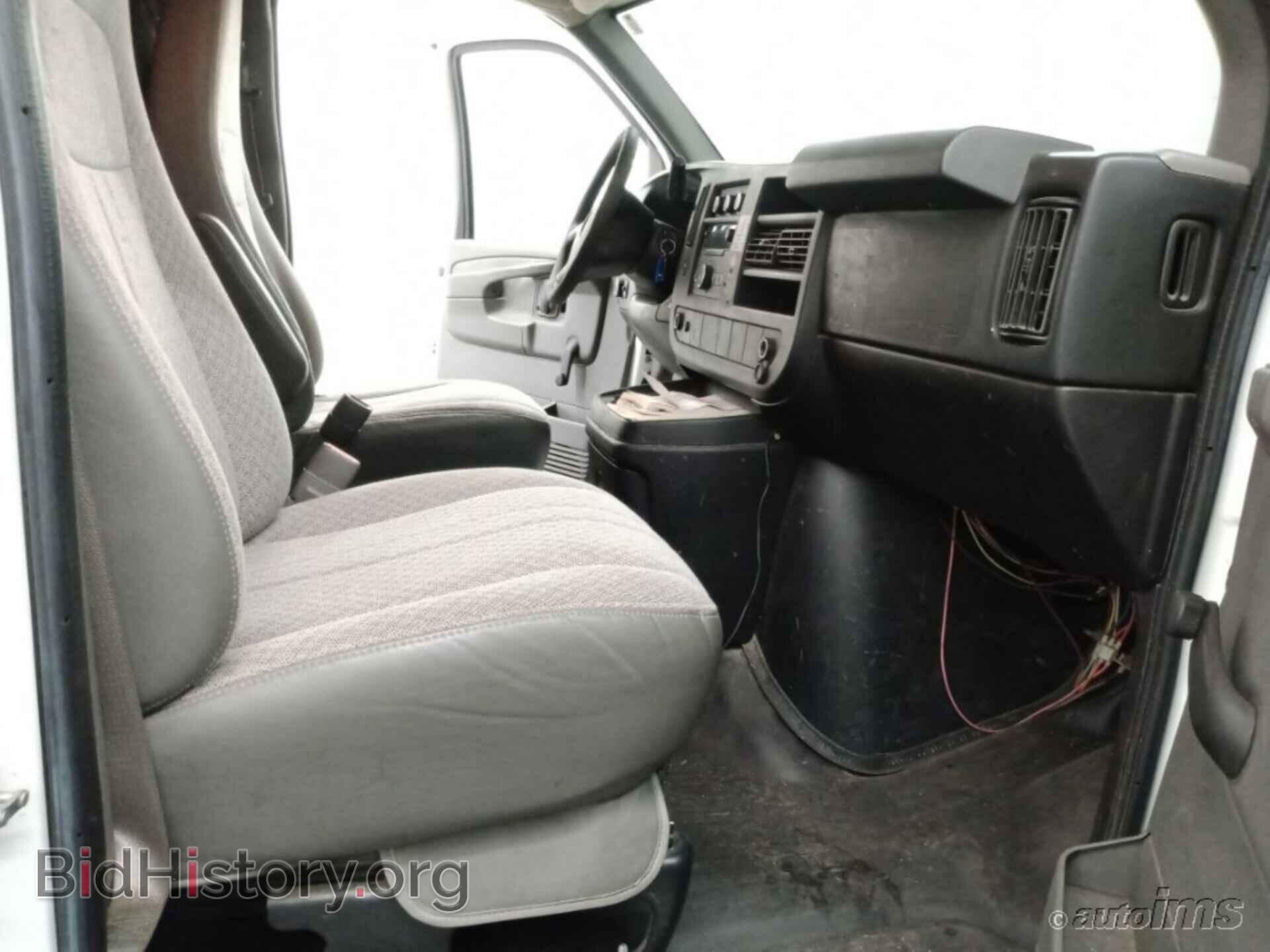 2011 CHEVROLET EXPRESS CARGO VAN - VIN: 1GCWGFCA3B1163817 - Фото 30