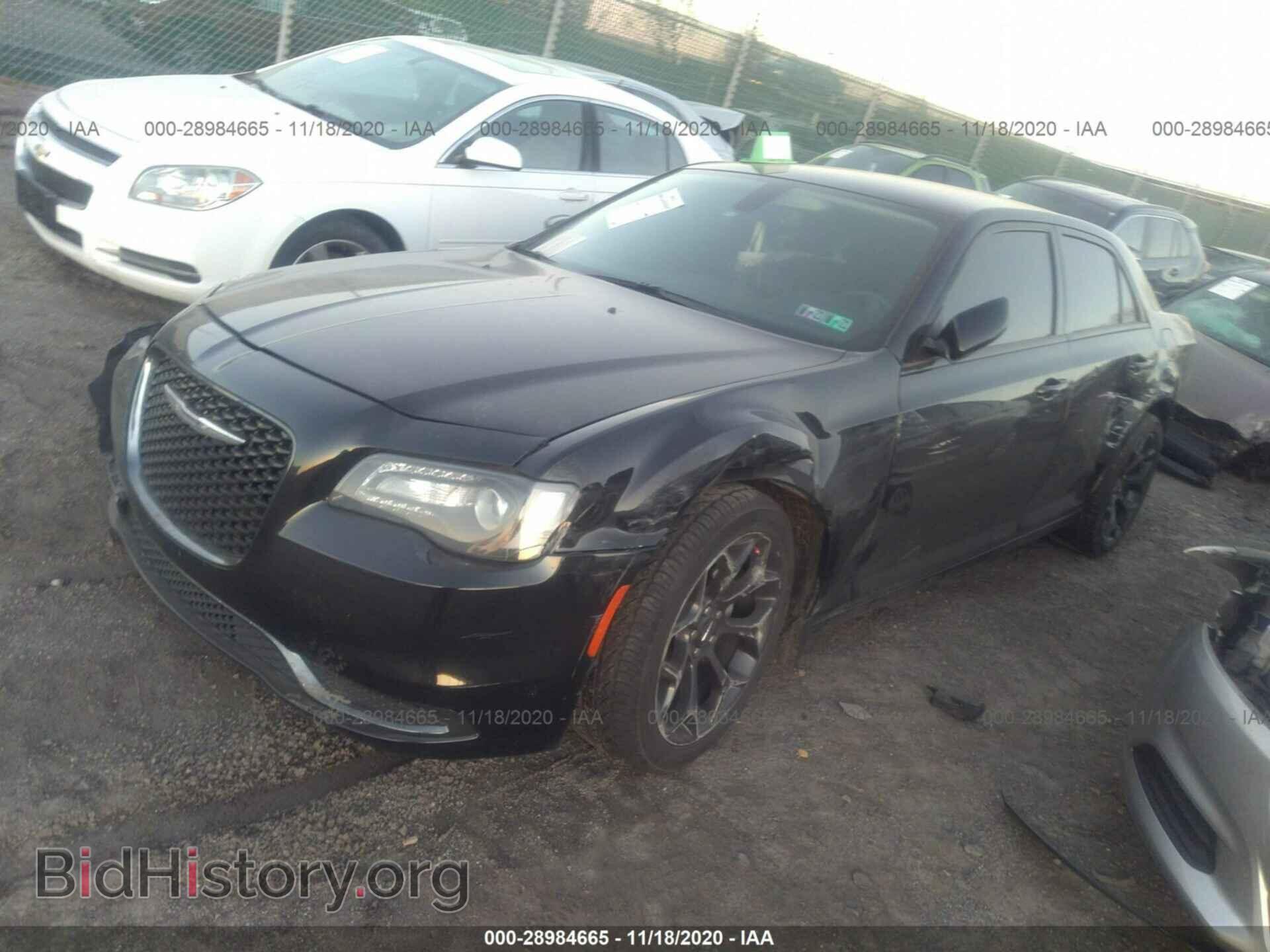 2019 CHRYSLER 300 - VIN: 2C3CCAAGXKH501003 - Фото 2