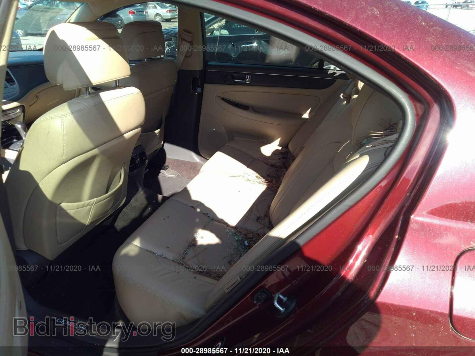 2011 HYUNDAI GENESIS - VIN: KMHGC4DF5BU116104 - Фото 8