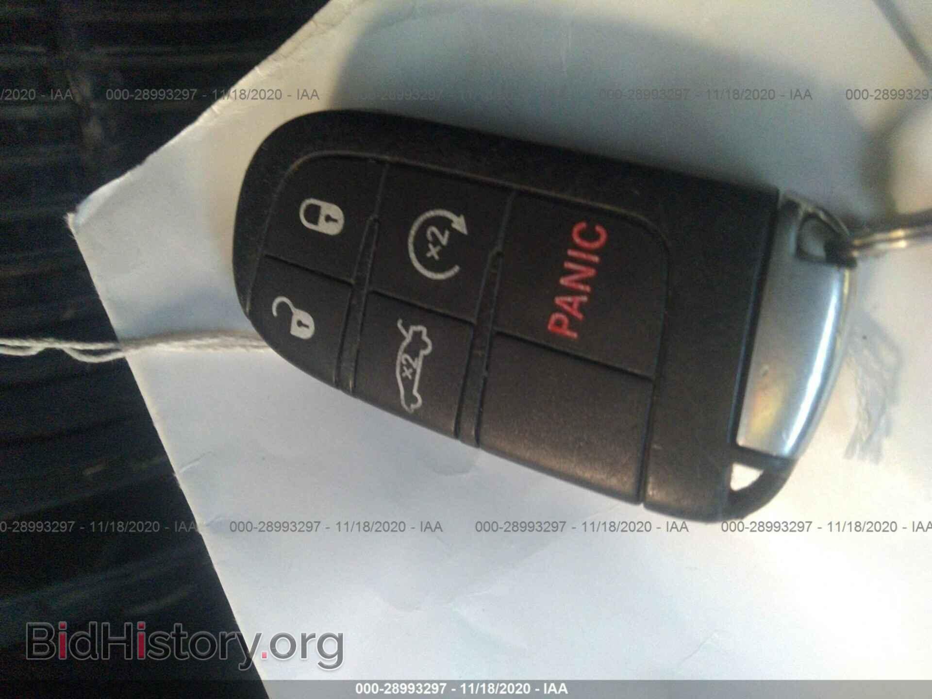2014 CHRYSLER 300 - VIN: 2C3CCAGG2EH229459 - Фото 11