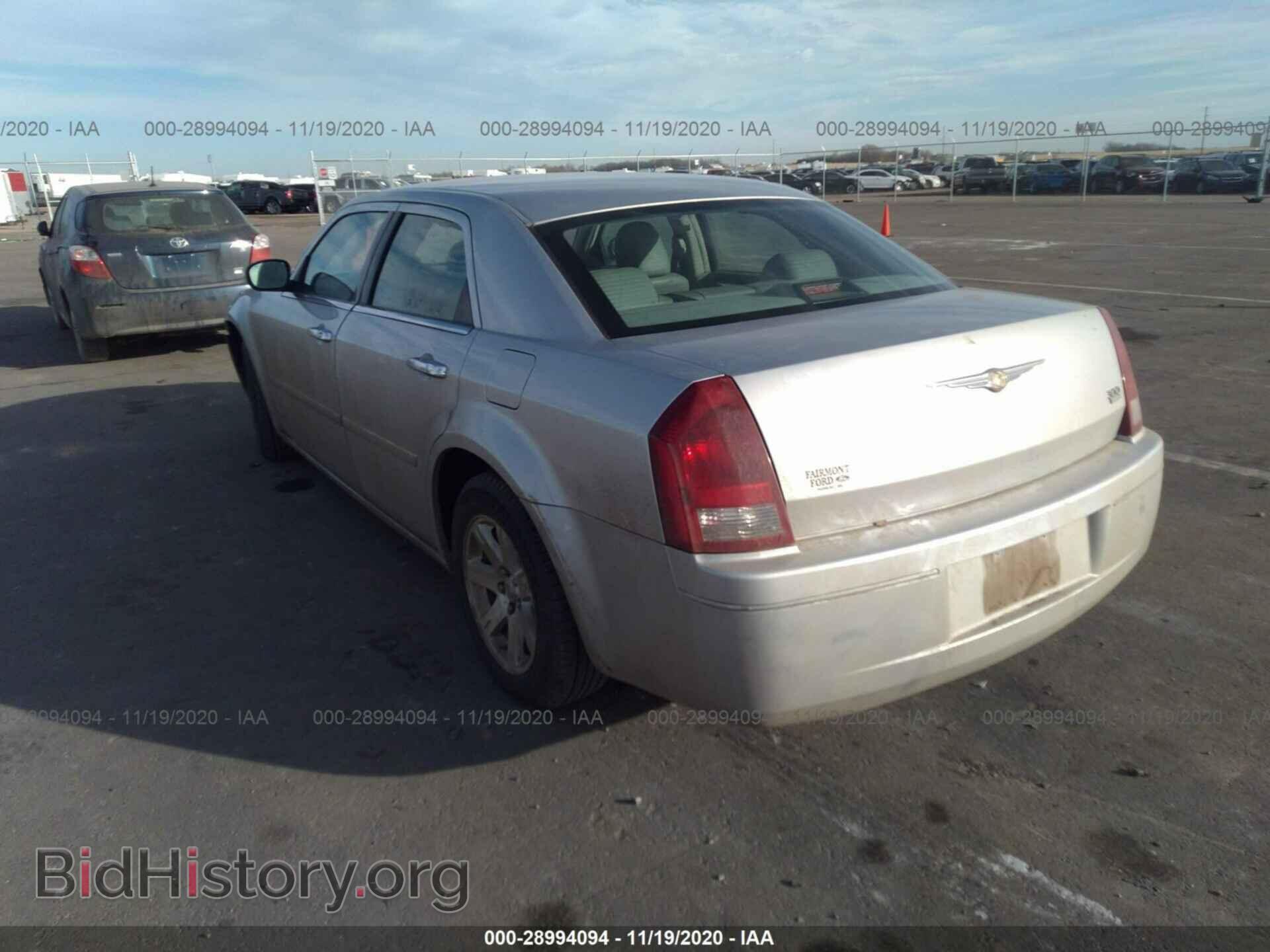 2006 CHRYSLER 300 - VIN: 2C3KA53G26H387543 - Фото 3