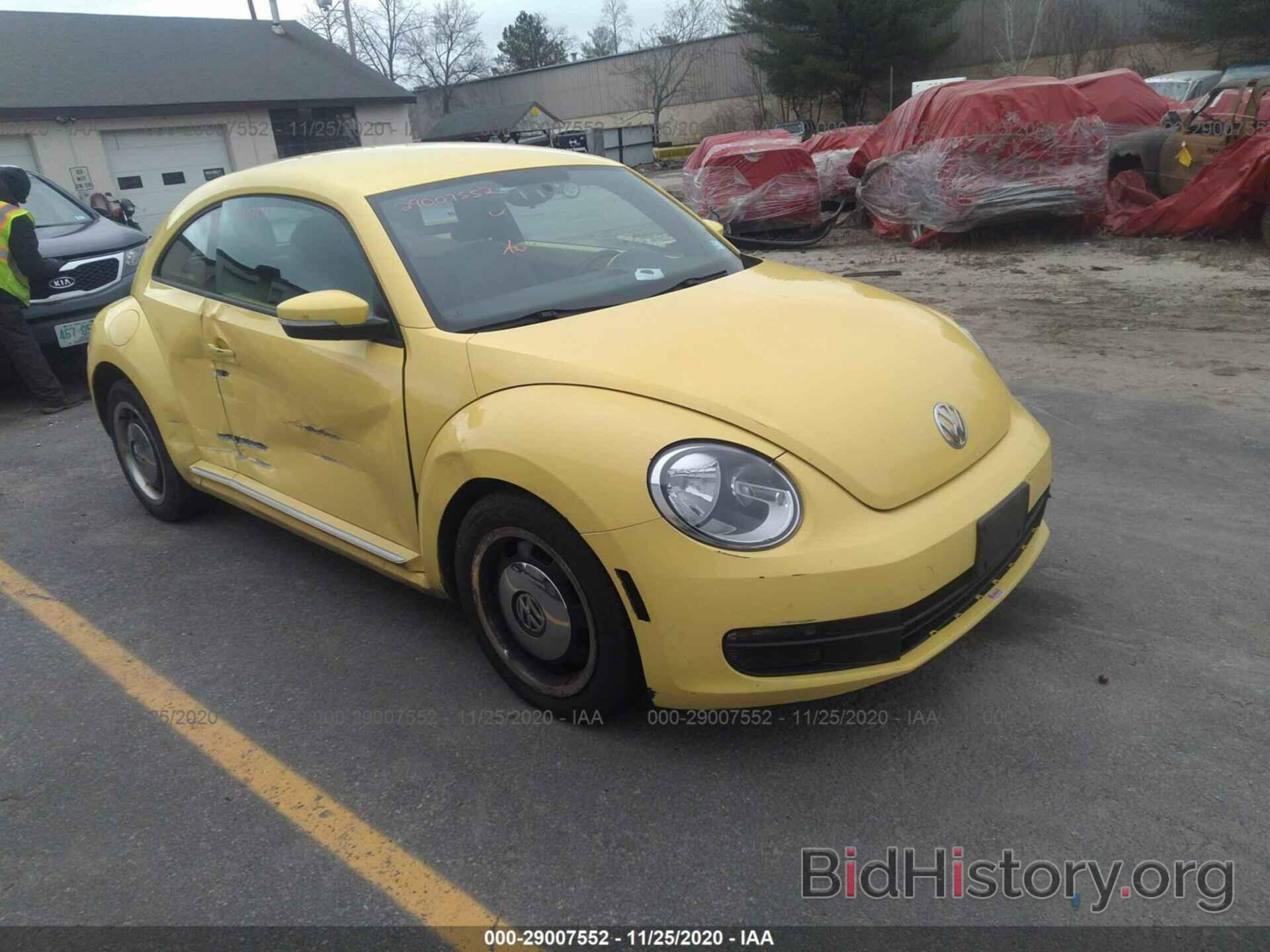 Photo 3VWJP7AT0CM618953 - VOLKSWAGEN BEETLE 2012