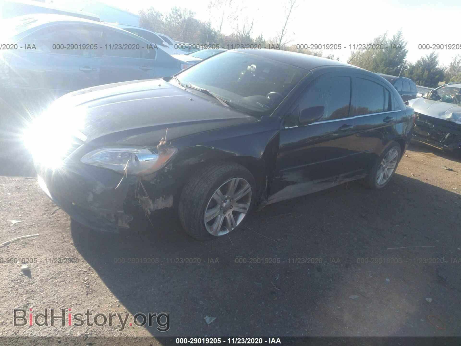 2013 CHRYSLER 200 - VIN: 1C3CCBBB2DN718628 - Фото 2
