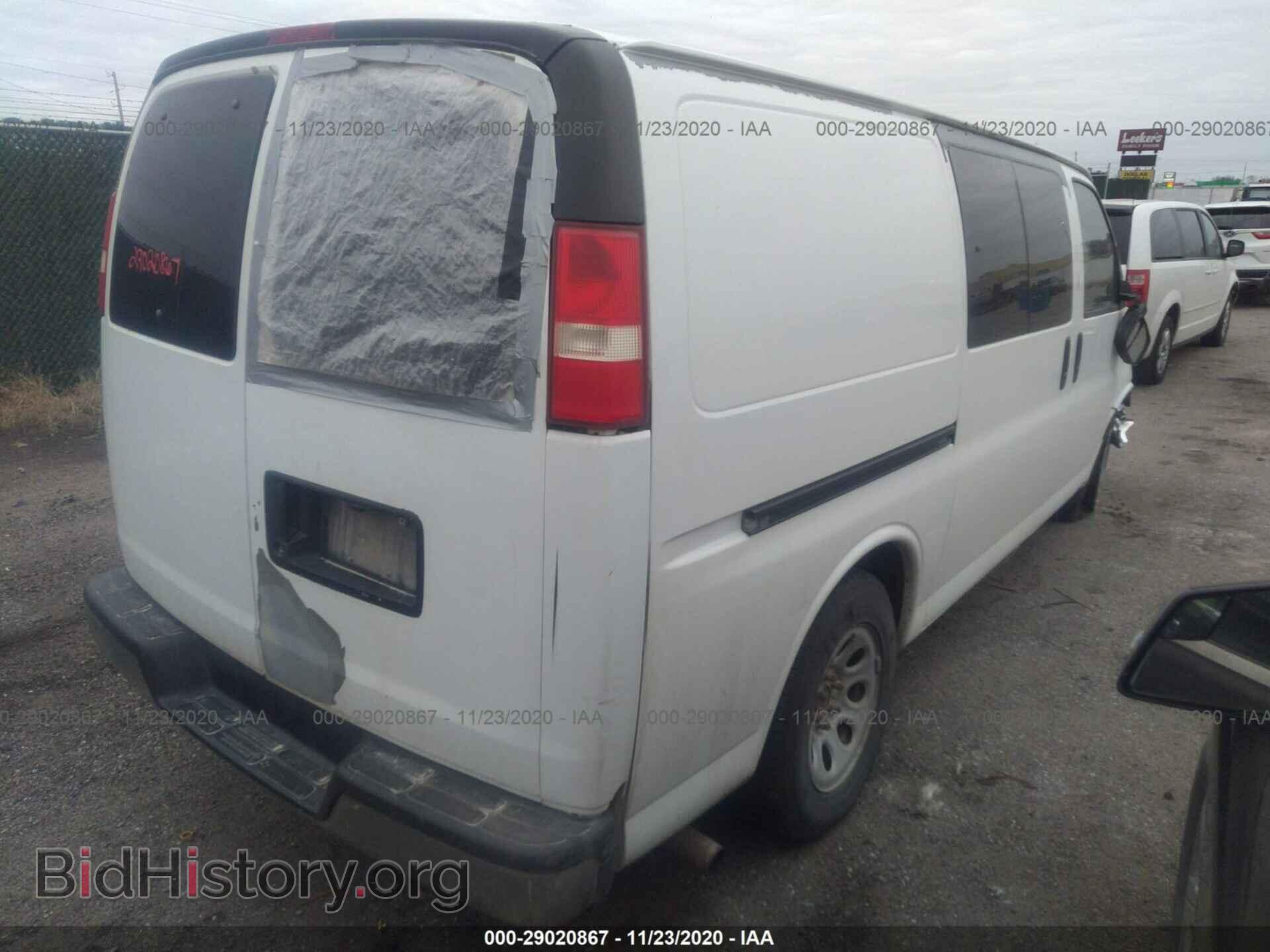 2009 CHEVROLET EXPRESS CARGO VAN - VIN: 1GCFG15X291168165 - Фото 4