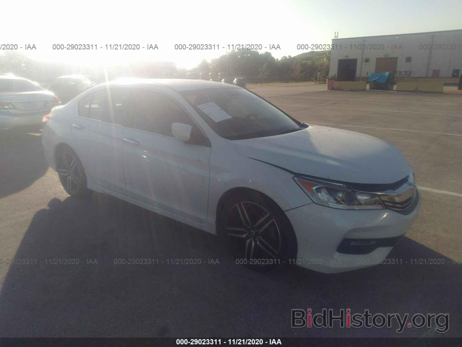 Photo 1HGCR2F56HA077643 - HONDA ACCORD SEDAN 2017