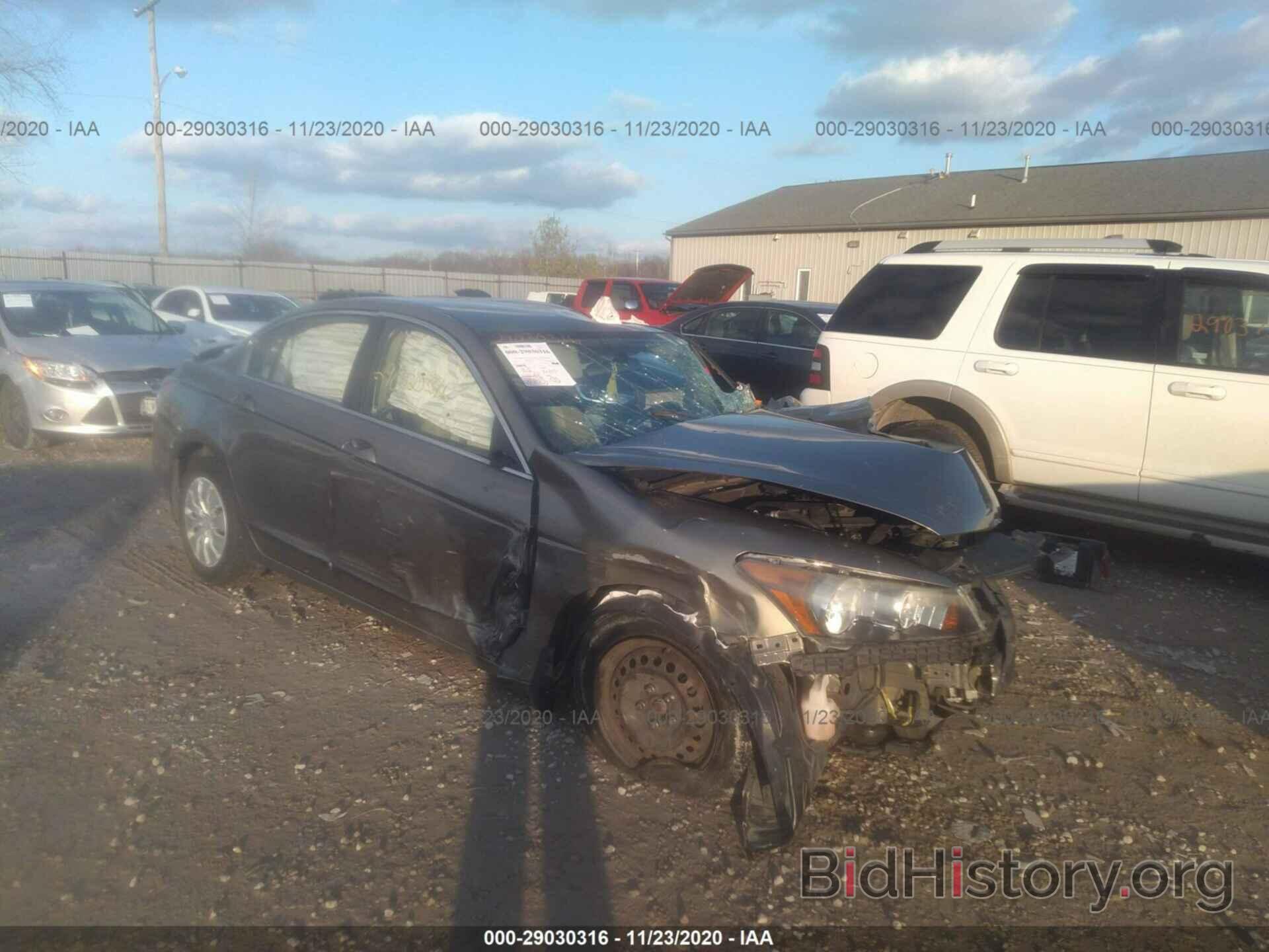 Photo 1HGCP2F37AA117464 - HONDA ACCORD SDN 2010