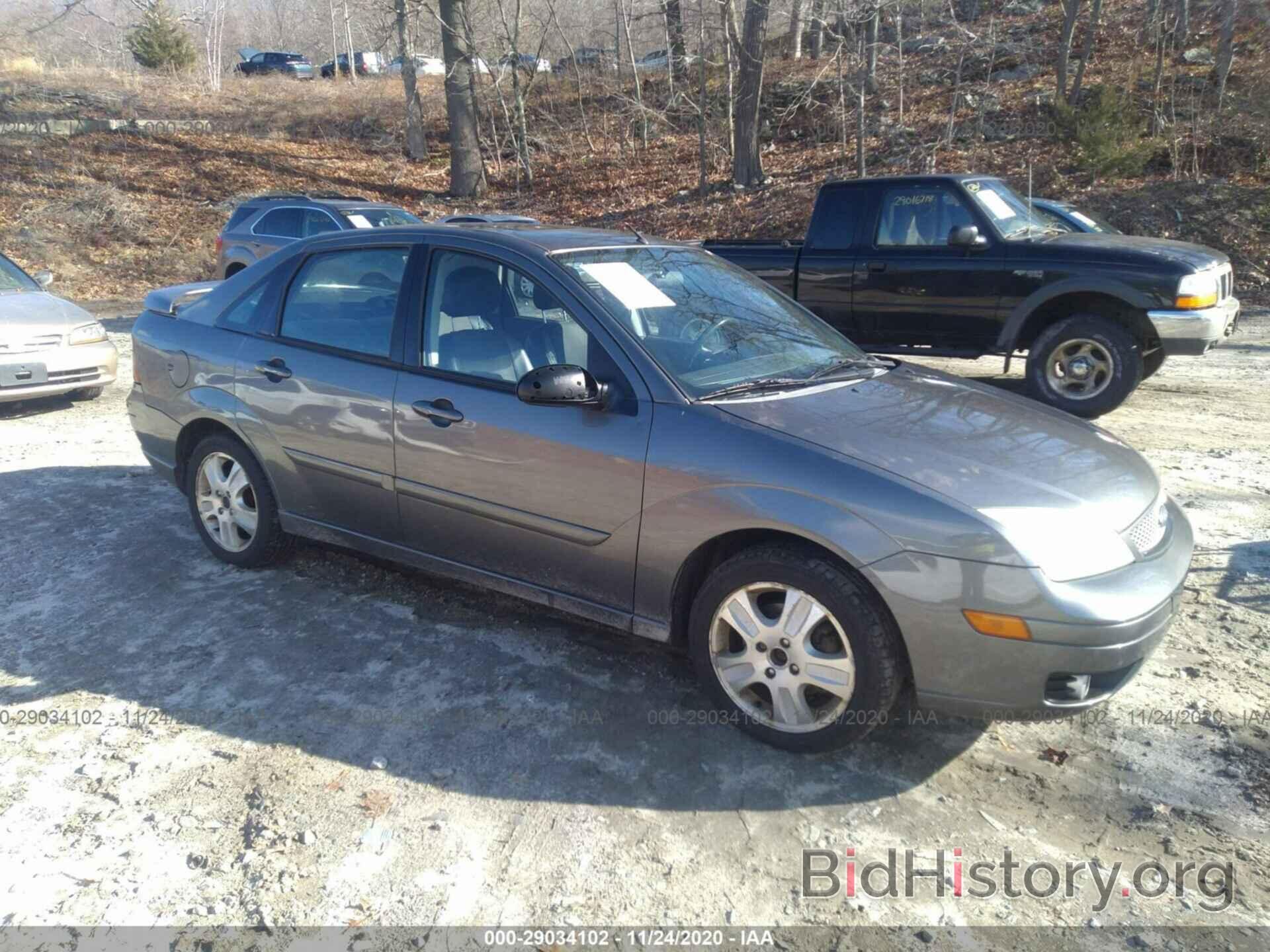 Photo 1FAFP38Z45W134109 - FORD FOCUS 2005