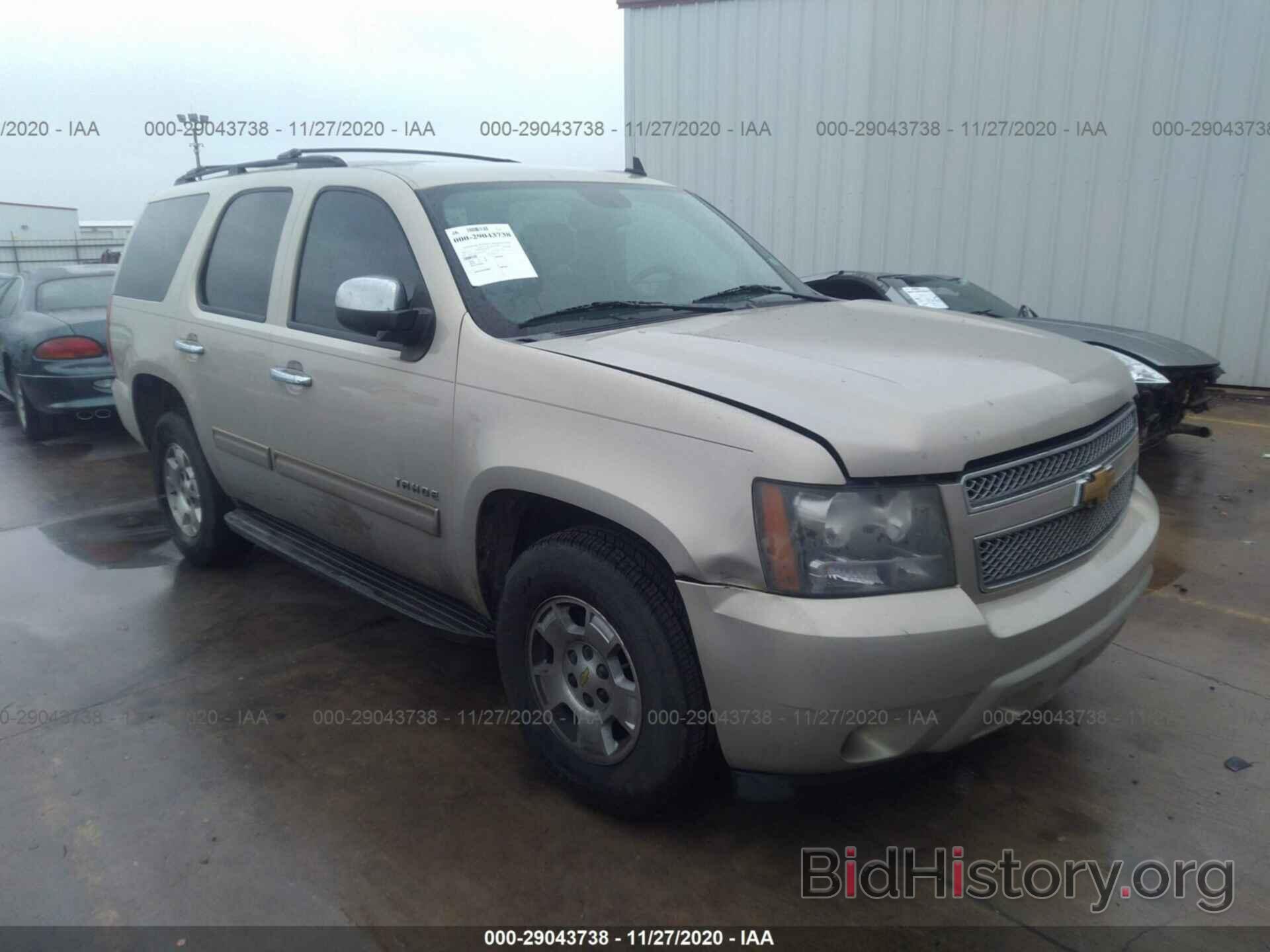 Фотография 1GNSCAE03BR241796 - CHEVROLET TAHOE 2011