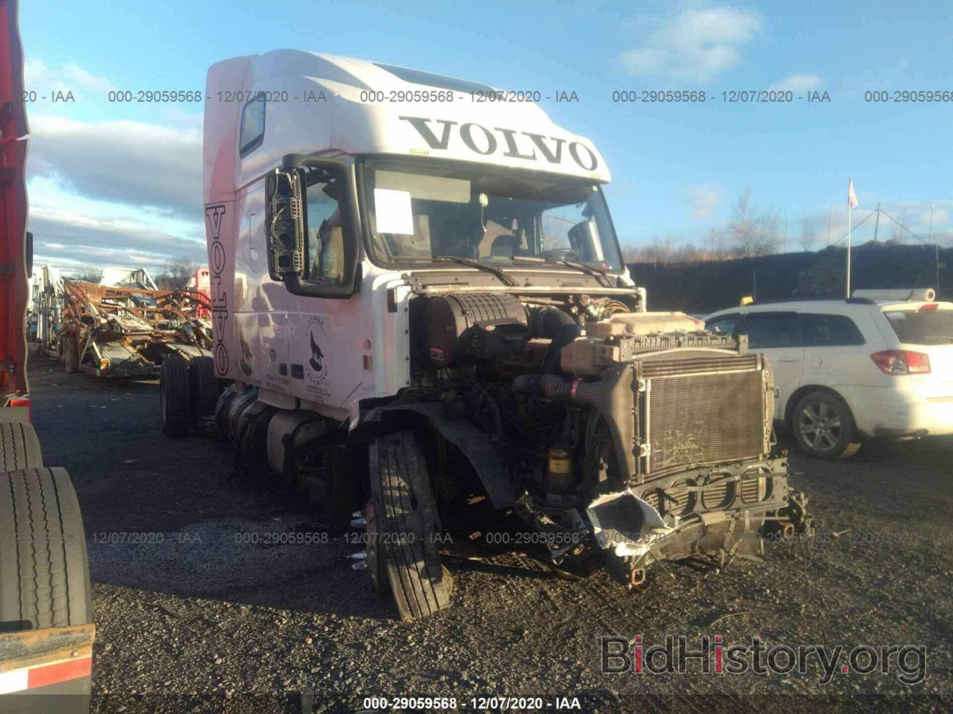 Фотография 4V4NC9EG3FN908885 - VOLVO VN 2015