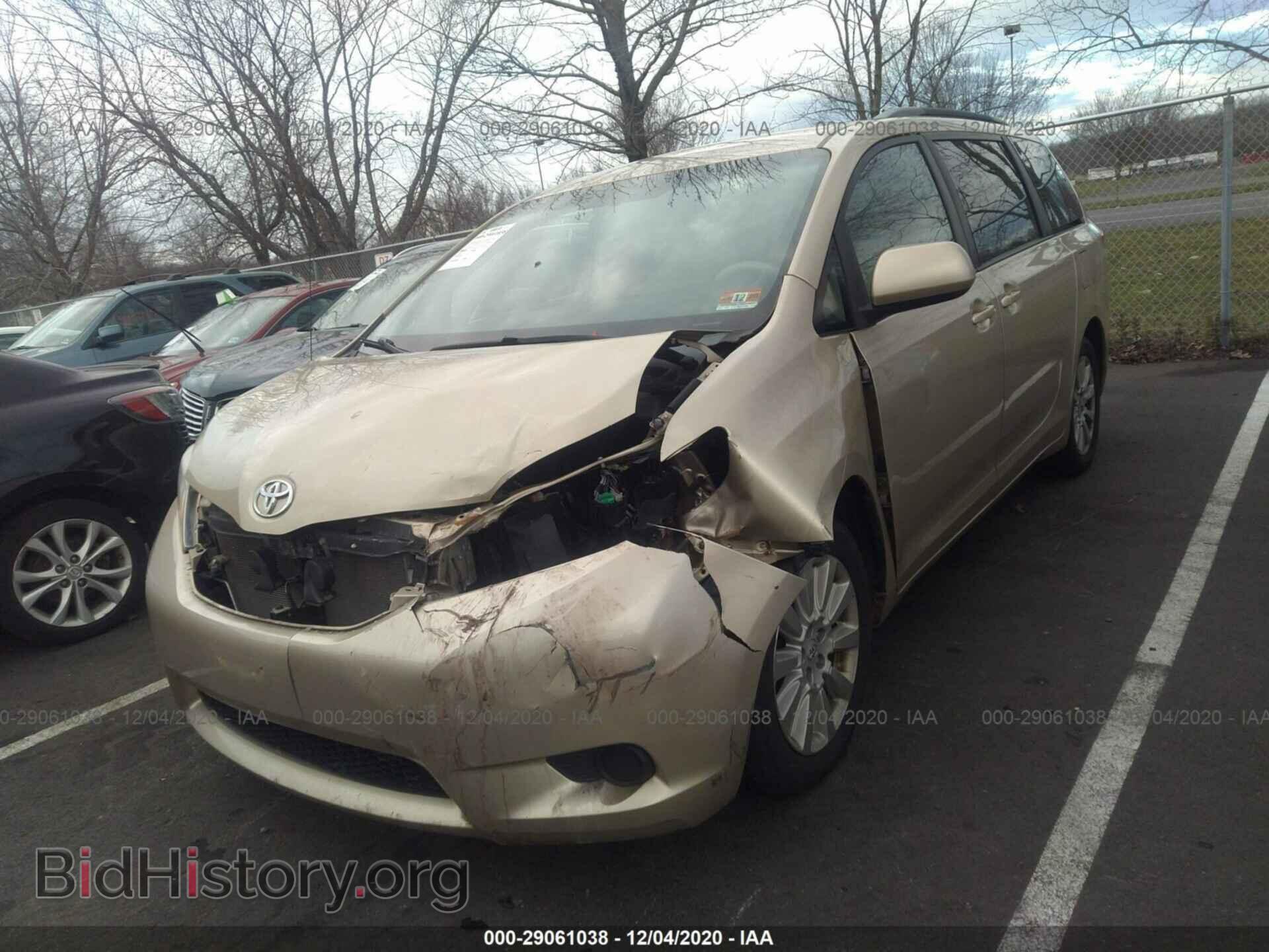 2013 TOYOTA SIENNA - VIN: 5TDJK3DC8DS060308 - Фото 2
