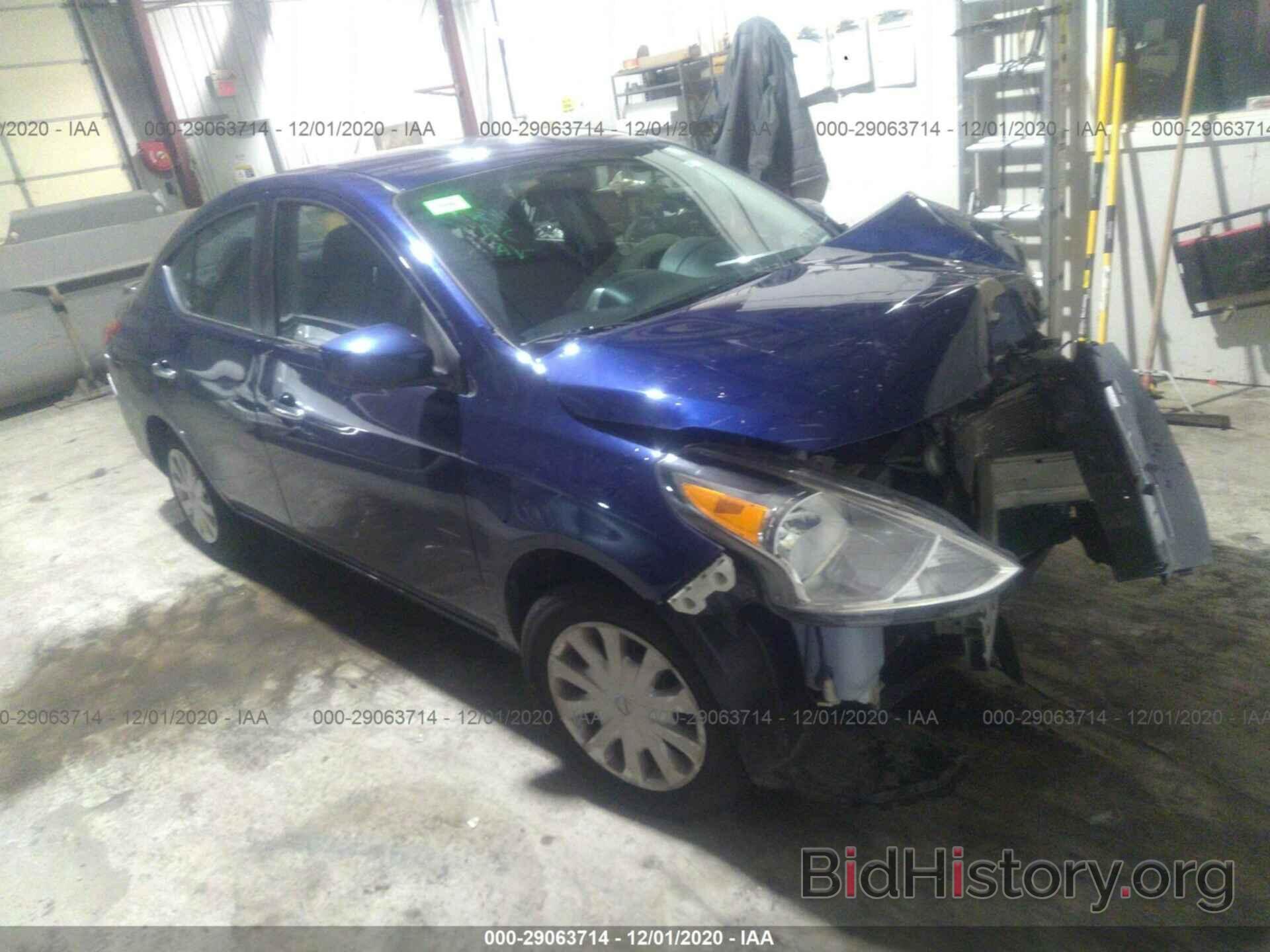 Photo 3N1CN7AP6JL810937 - NISSAN VERSA SEDAN 2018