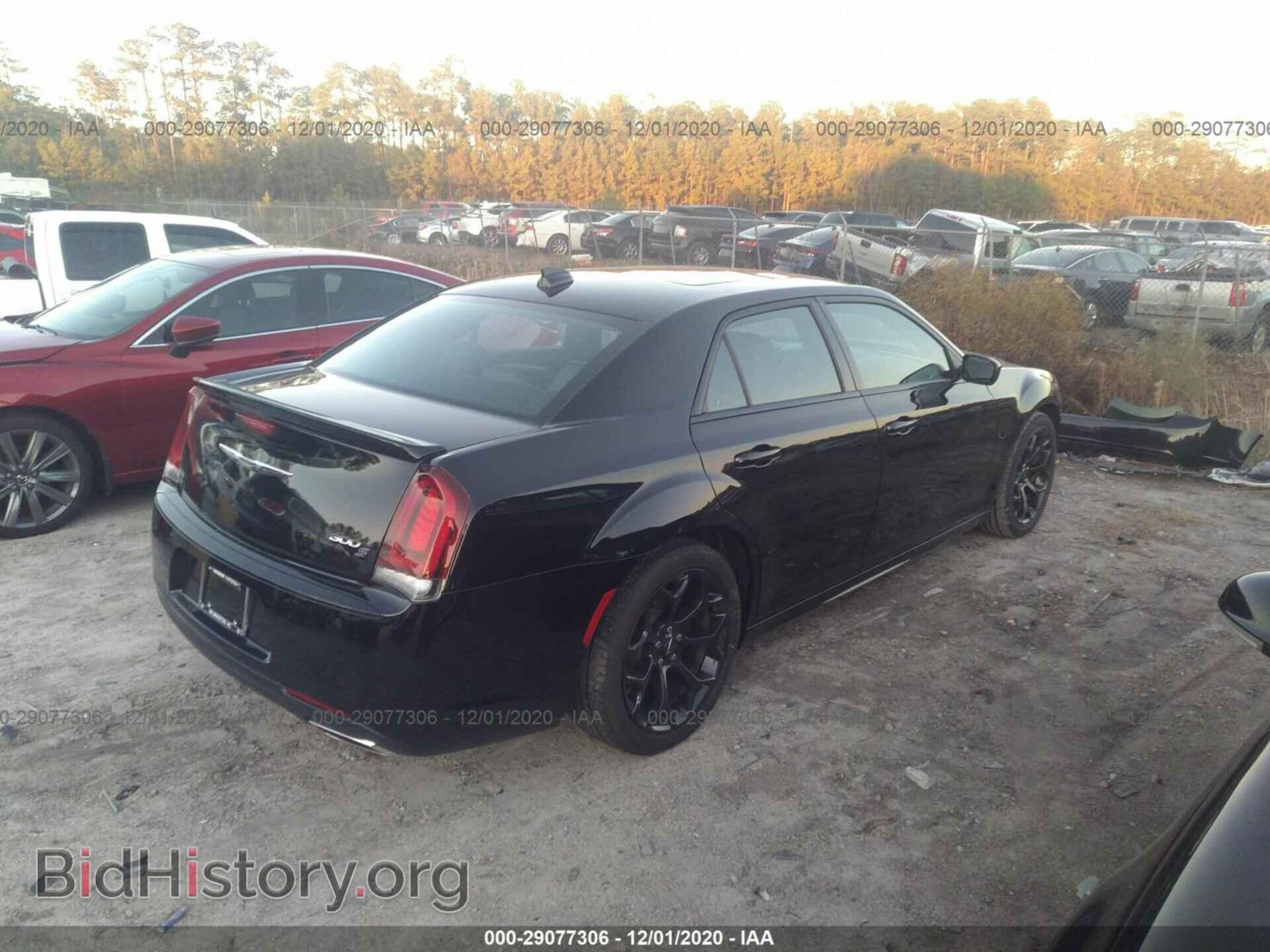 2019 CHRYSLER 300 - VIN: 2C3CCABT1KH665512 - Фото 4