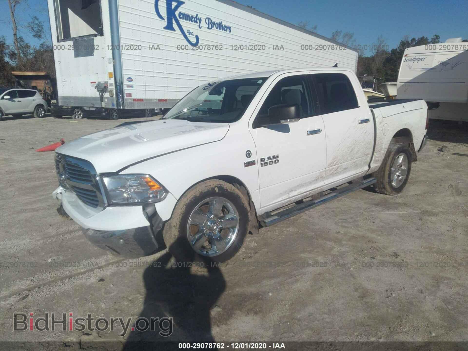2017 RAM 1500 - VIN: 1C6RR6LT3HS744575 - Photo 2
