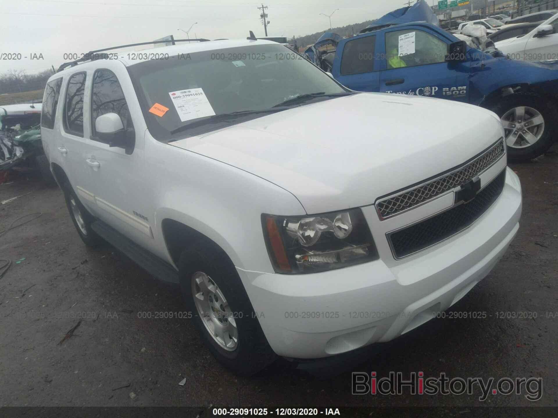 Photo 1GNSKAE07BR136679 - CHEVROLET TAHOE 2011