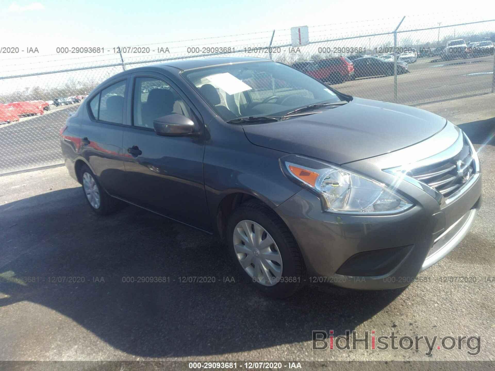 Photo 3N1CN7AP4JL836940 - NISSAN VERSA SEDAN 2018