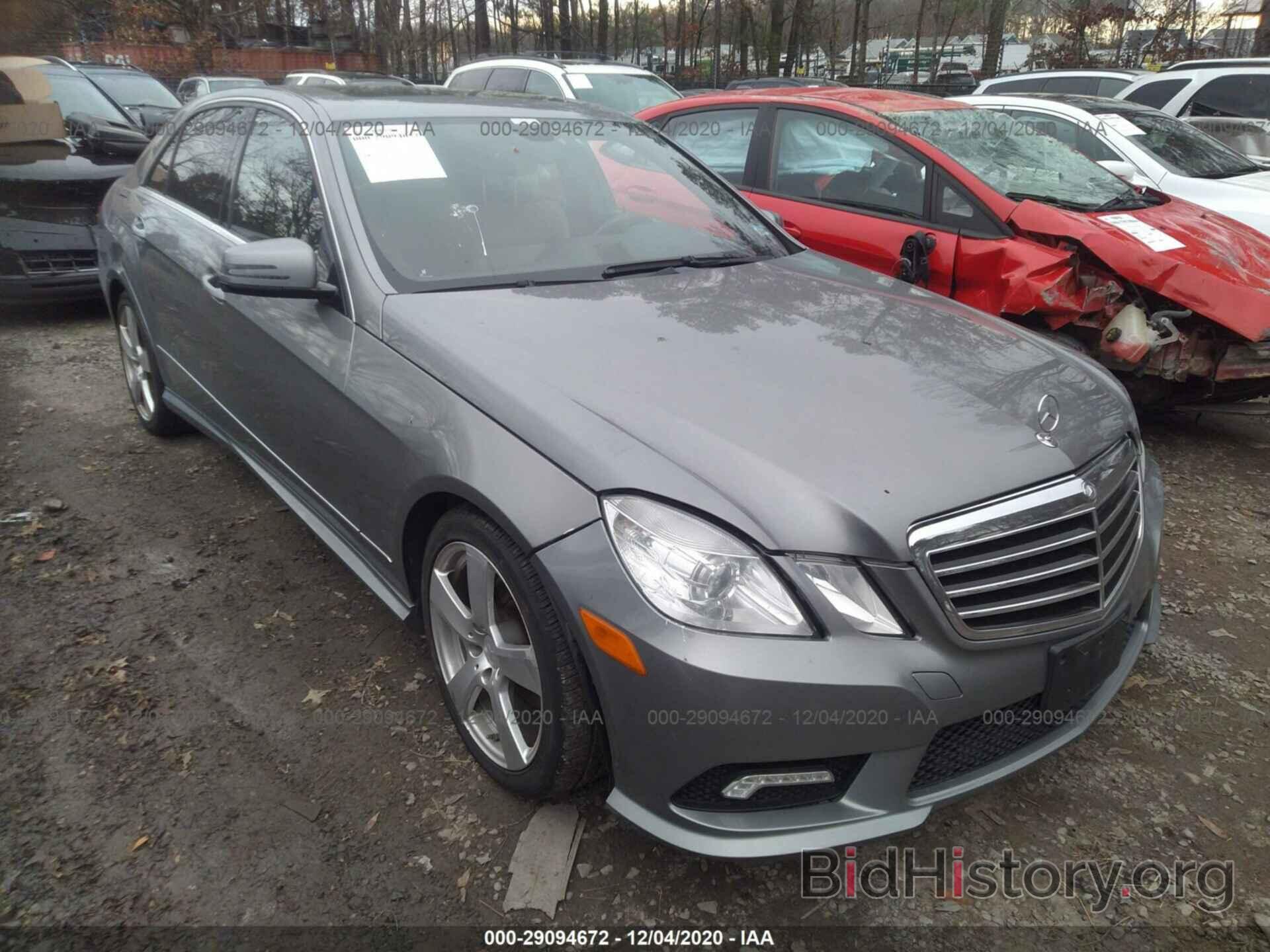 Photo WDDHF8HB7BA415583 - MERCEDES-BENZ E-CLASS 2011