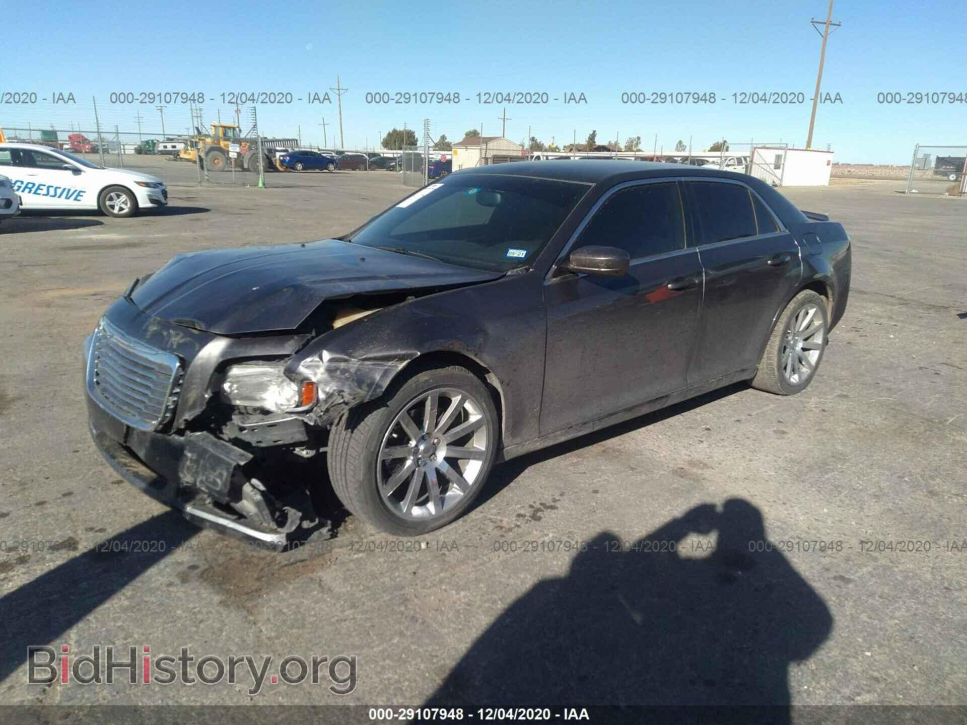 2014 CHRYSLER 300 - VIN: 2C3CCAAG6EH355171 - Фото 2
