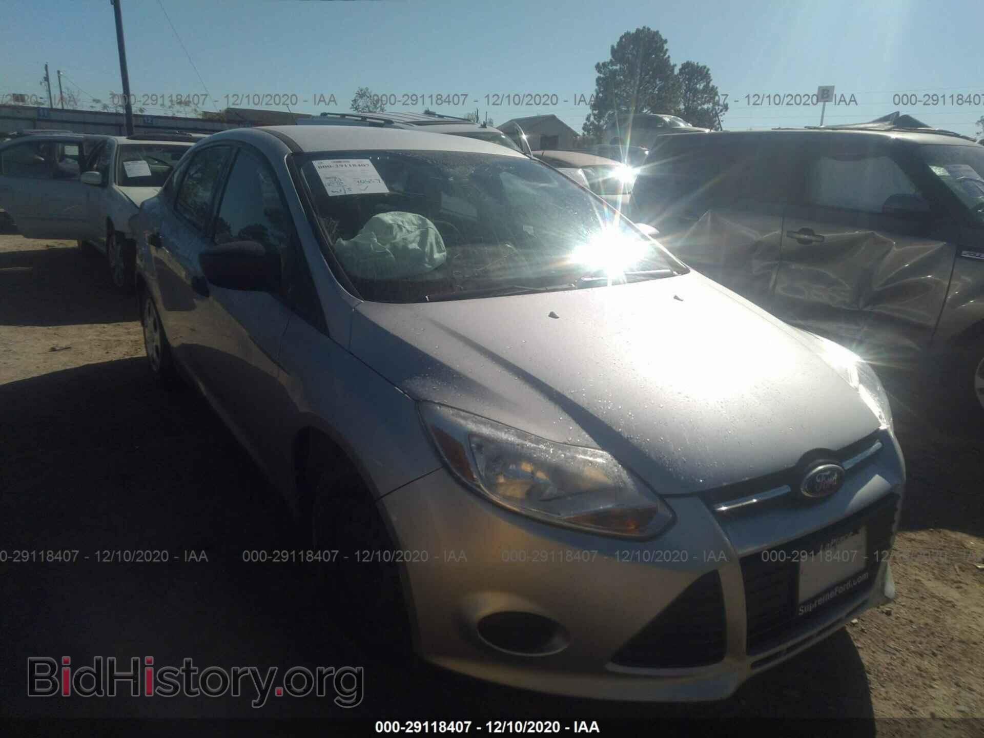 Photo 1FAHP3E27CL462140 - FORD FOCUS 2012