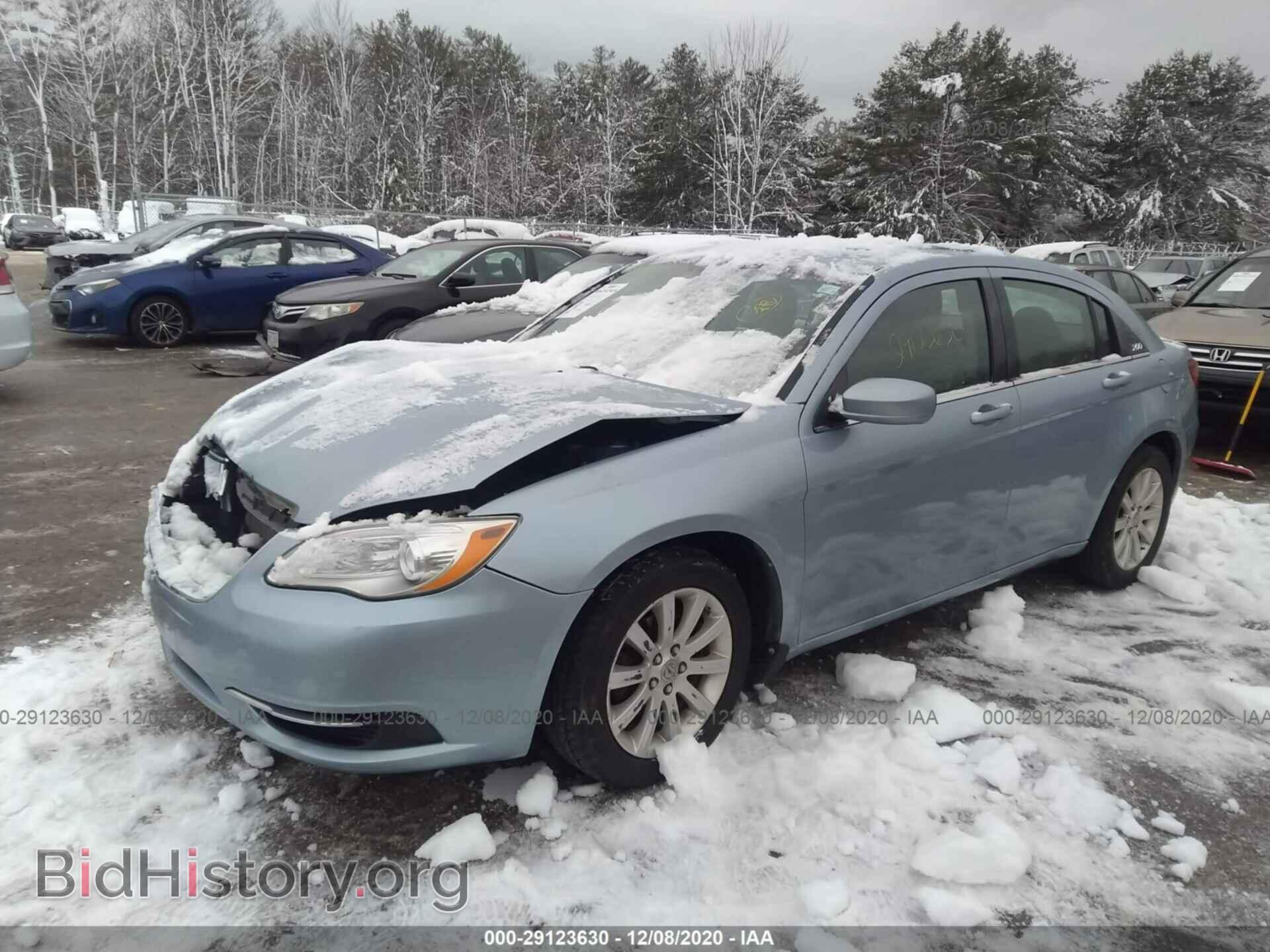 2013 CHRYSLER 200 - VIN: 1C3CCBBB1DN614860 - Photo 2