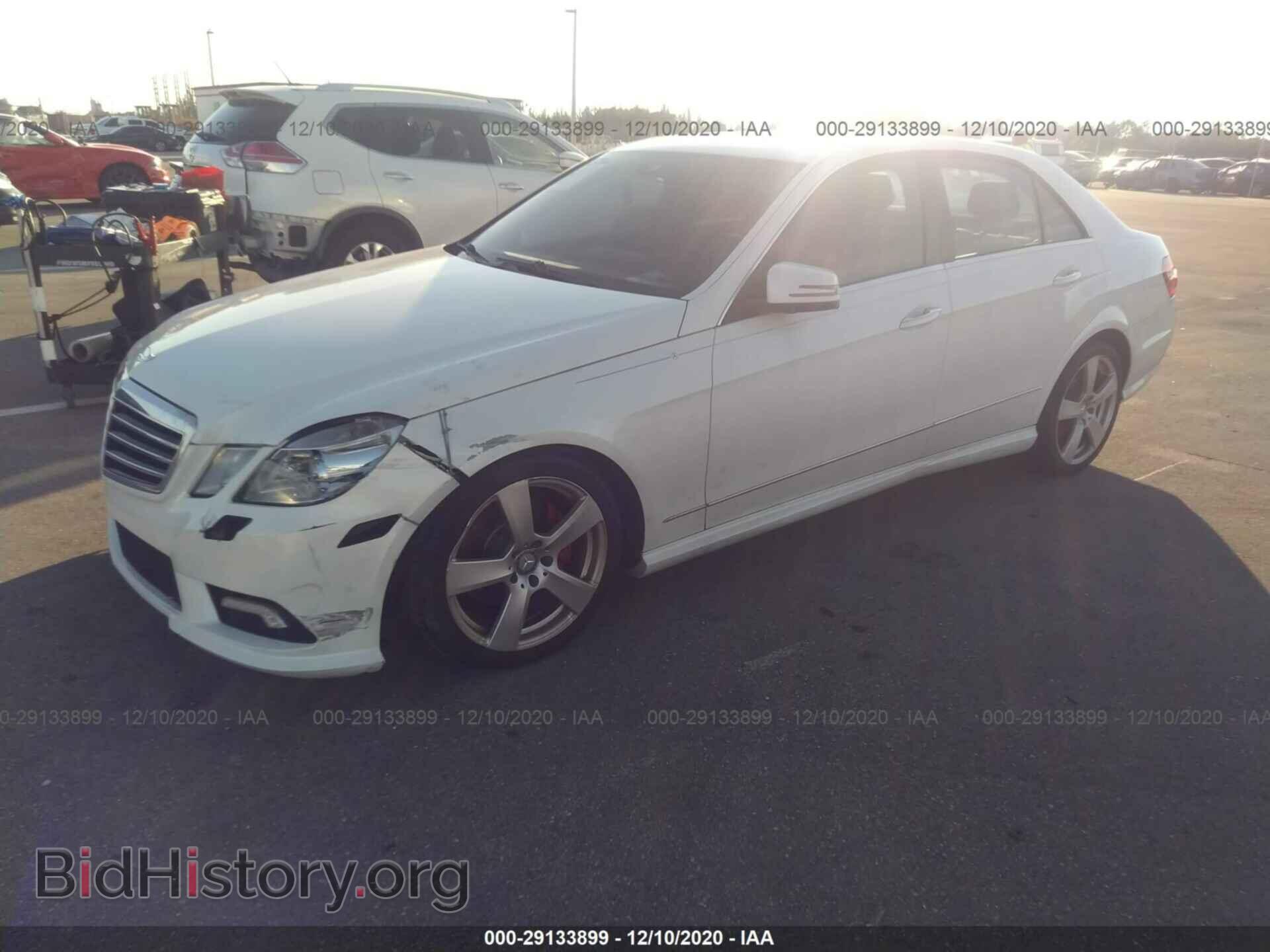 2011 MERCEDES-BENZ E-CLASS - VIN: WDDHF5GB6BA477377 - Фото 2