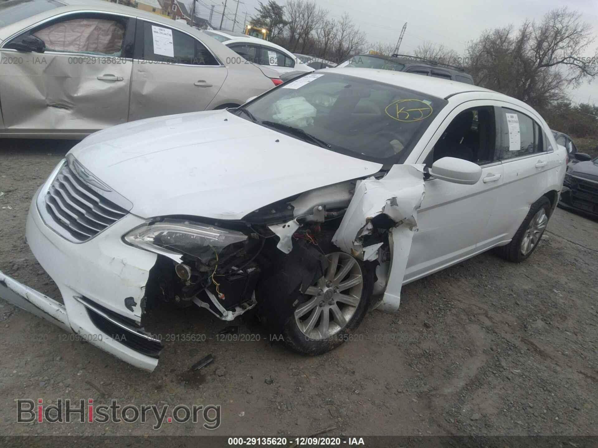 2013 CHRYSLER 200 - VIN: 1C3CCBAG2DN736401 - Photo 2