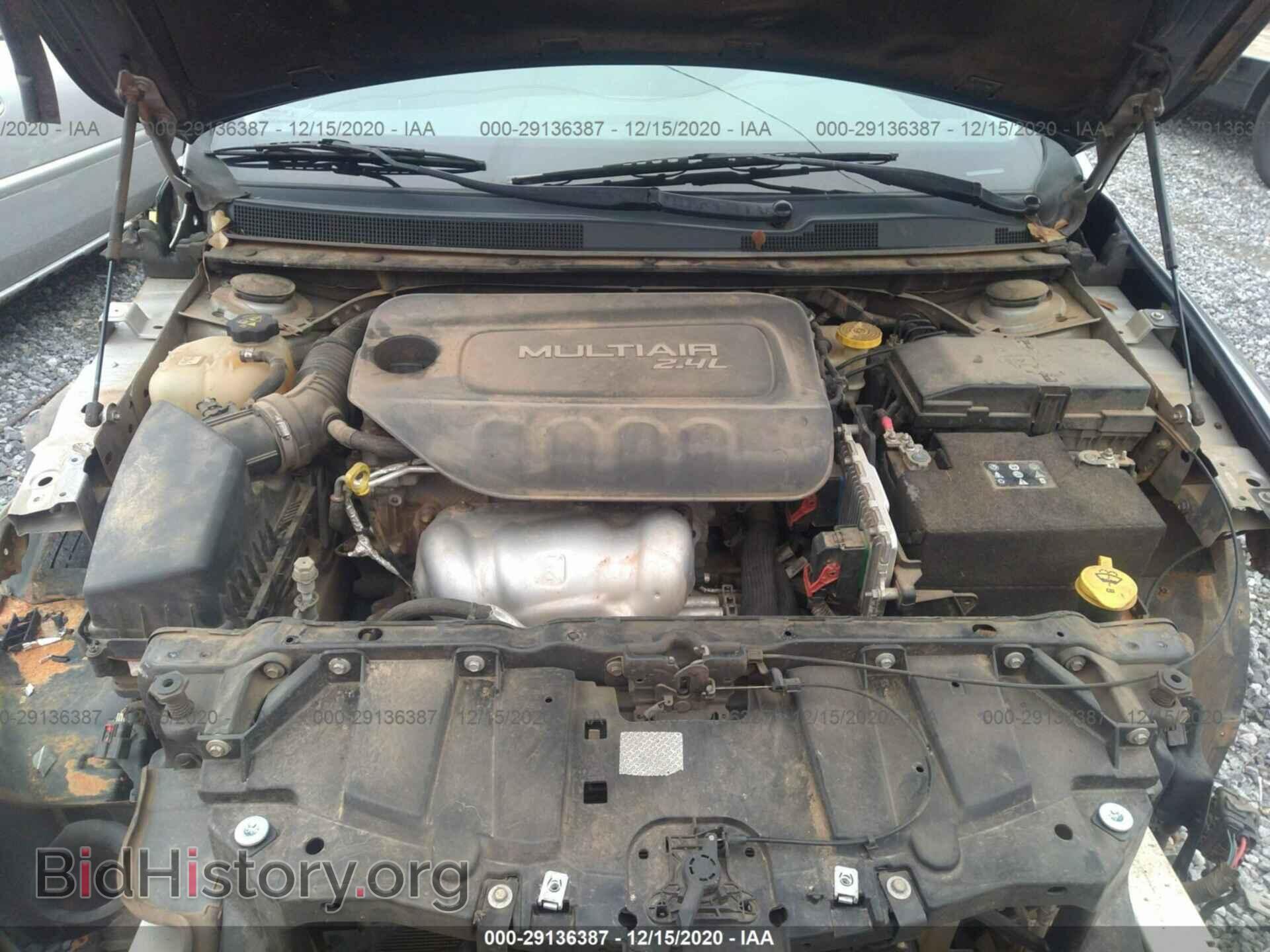2015 CHRYSLER 200 - VIN: 1C3CCCAB5FN670570 - Фото 10
