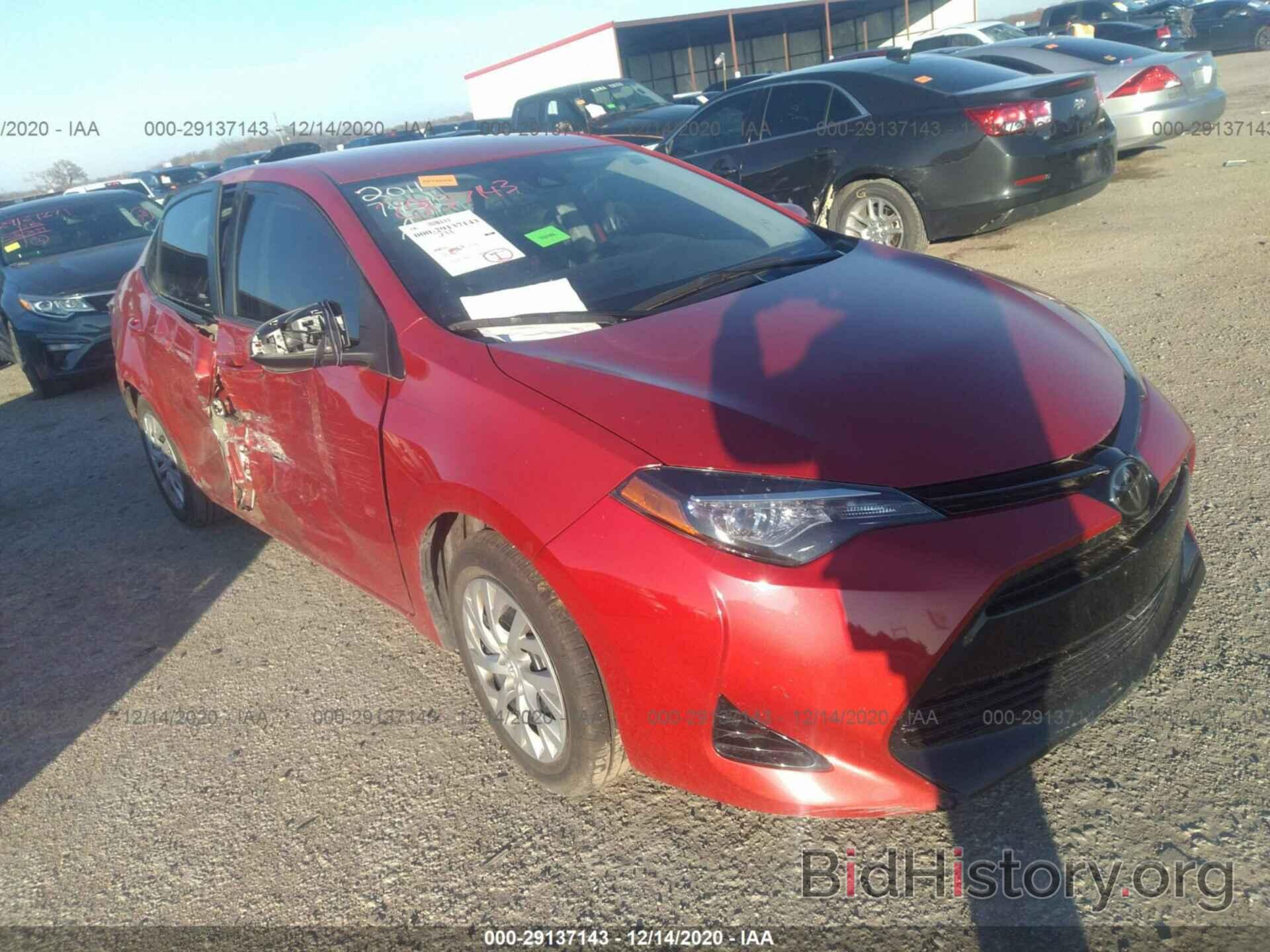 Photo 5YFBURHE0JP763645 - TOYOTA COROLLA 2018