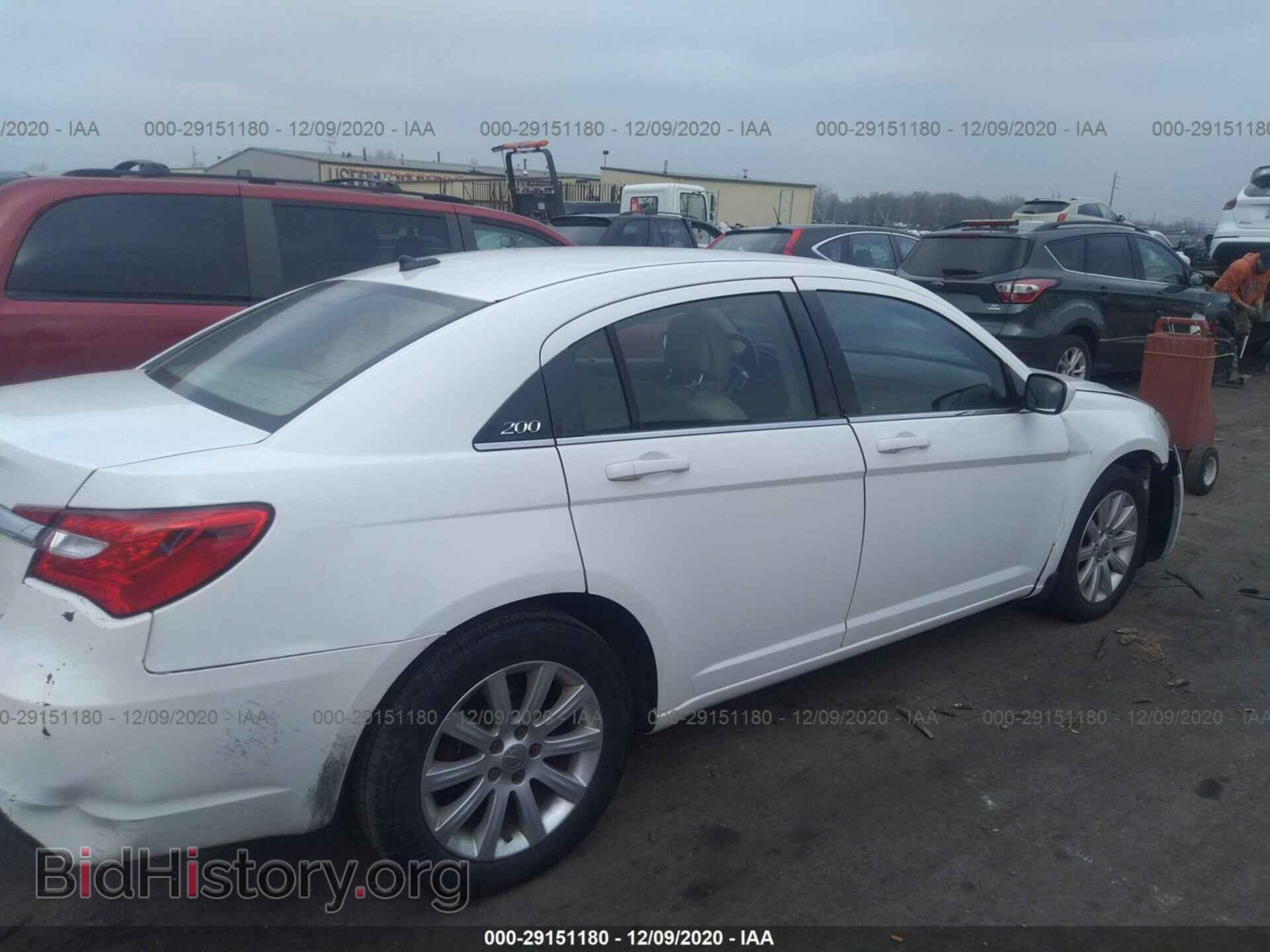 2011 CHRYSLER 200 - VIN: 1C3BC1FB3BN521206 - Фото 4