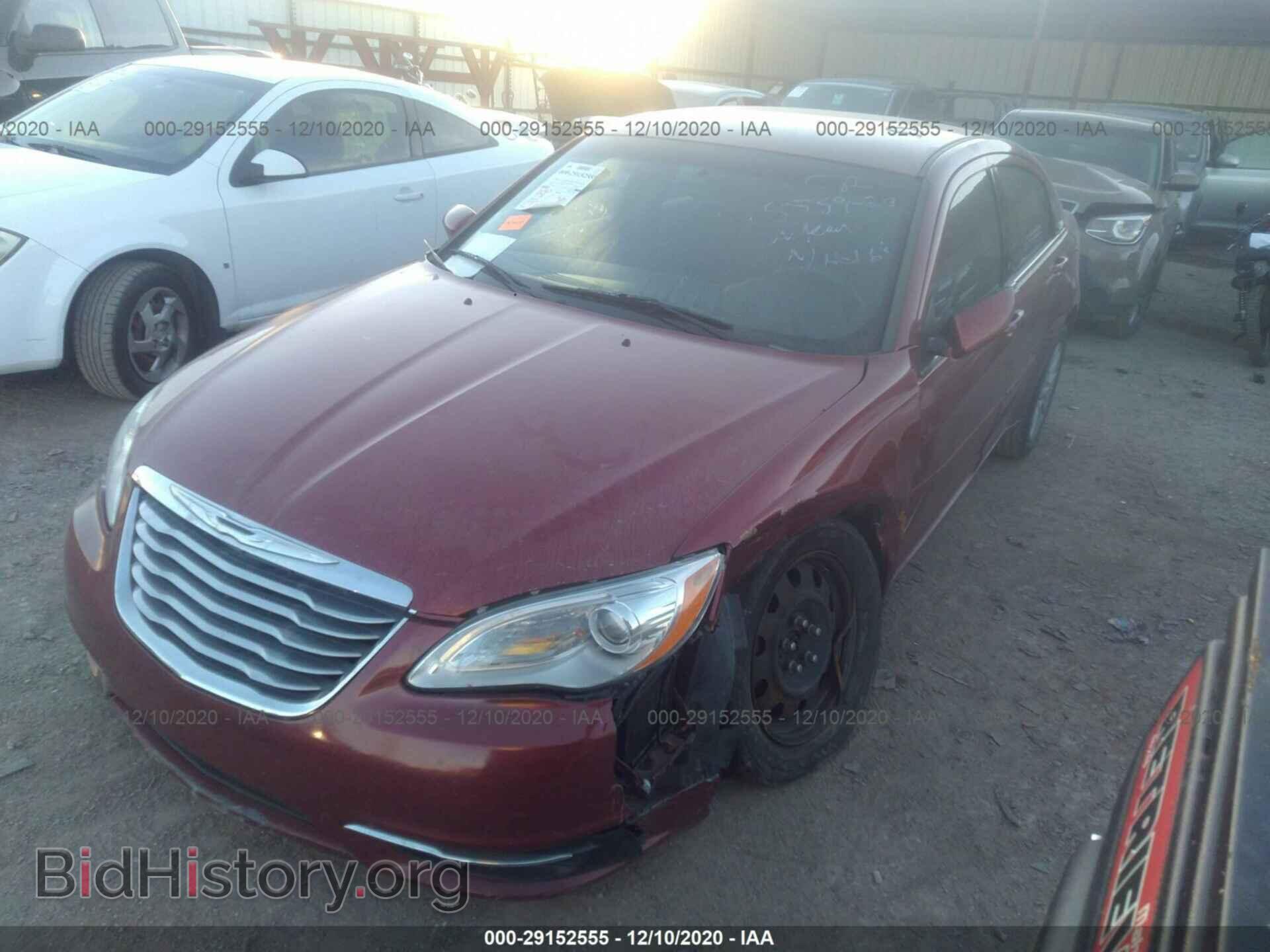2013 CHRYSLER 200 - VIN: 1C3CCBAB6DN636077 - Фото 2