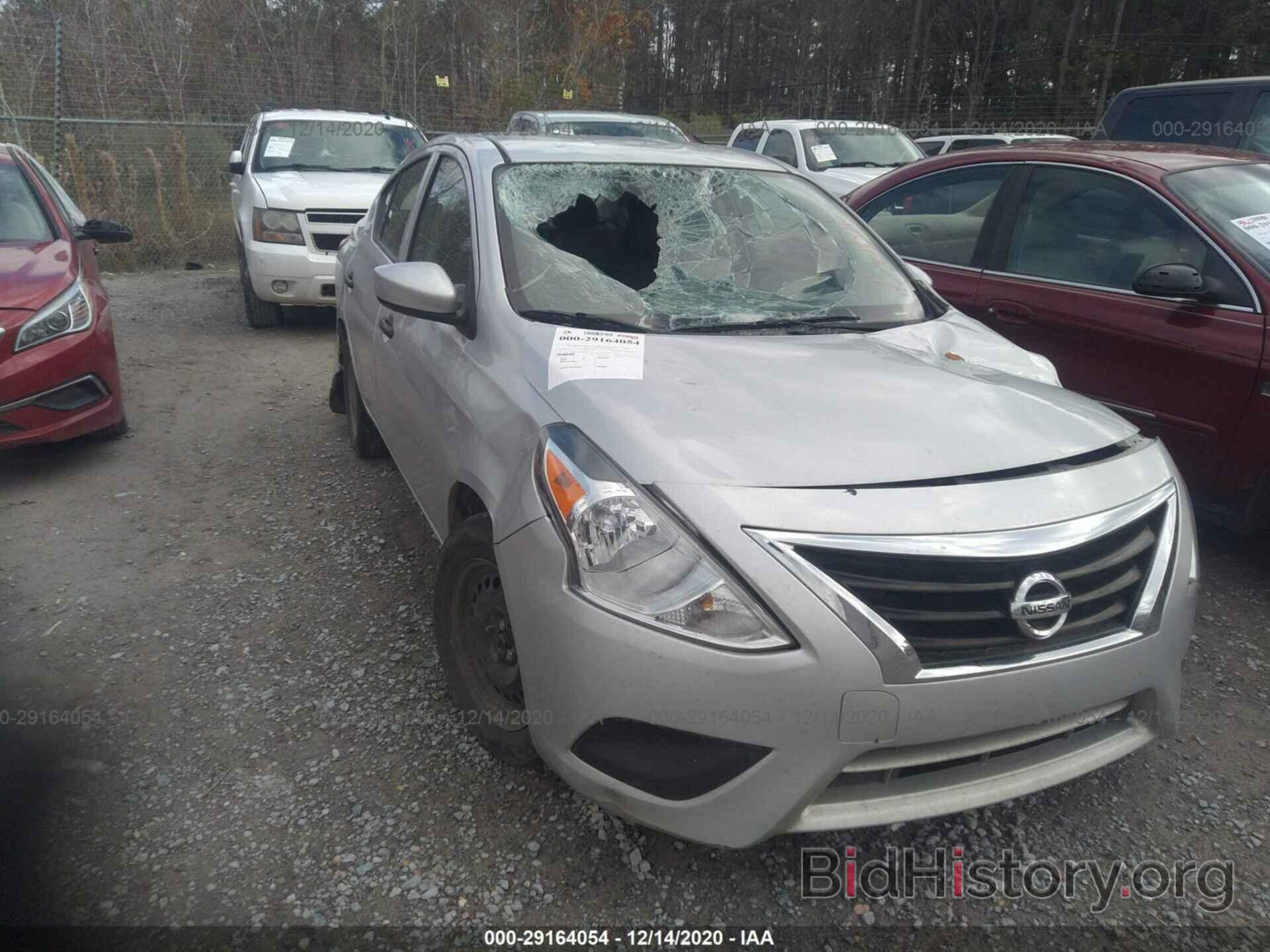 Photo 3N1CN7AP7JL834907 - NISSAN VERSA SEDAN 2018