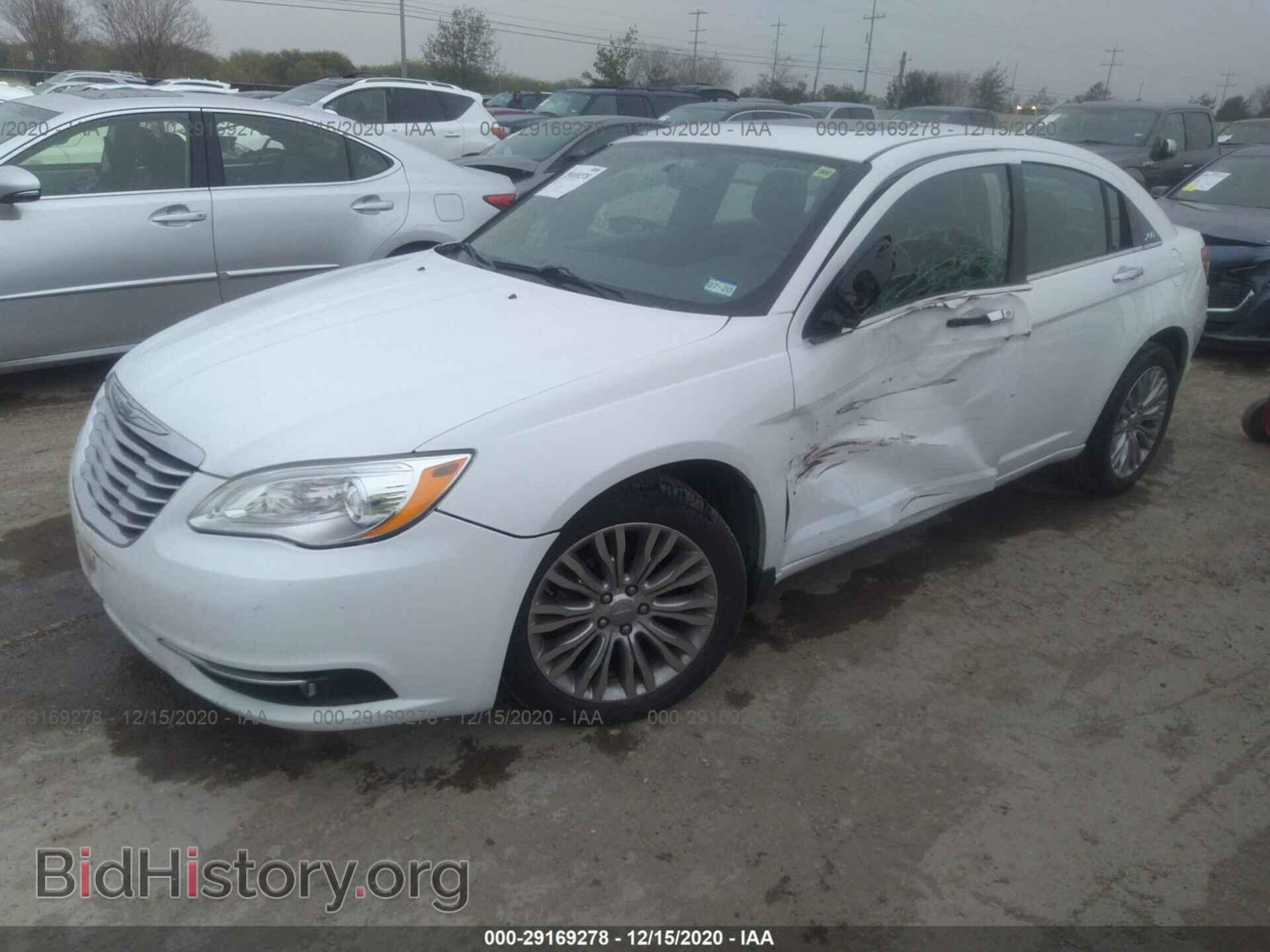 2012 CHRYSLER 200 - VIN: 1C3CCBCG6CN304275 - Фото 2