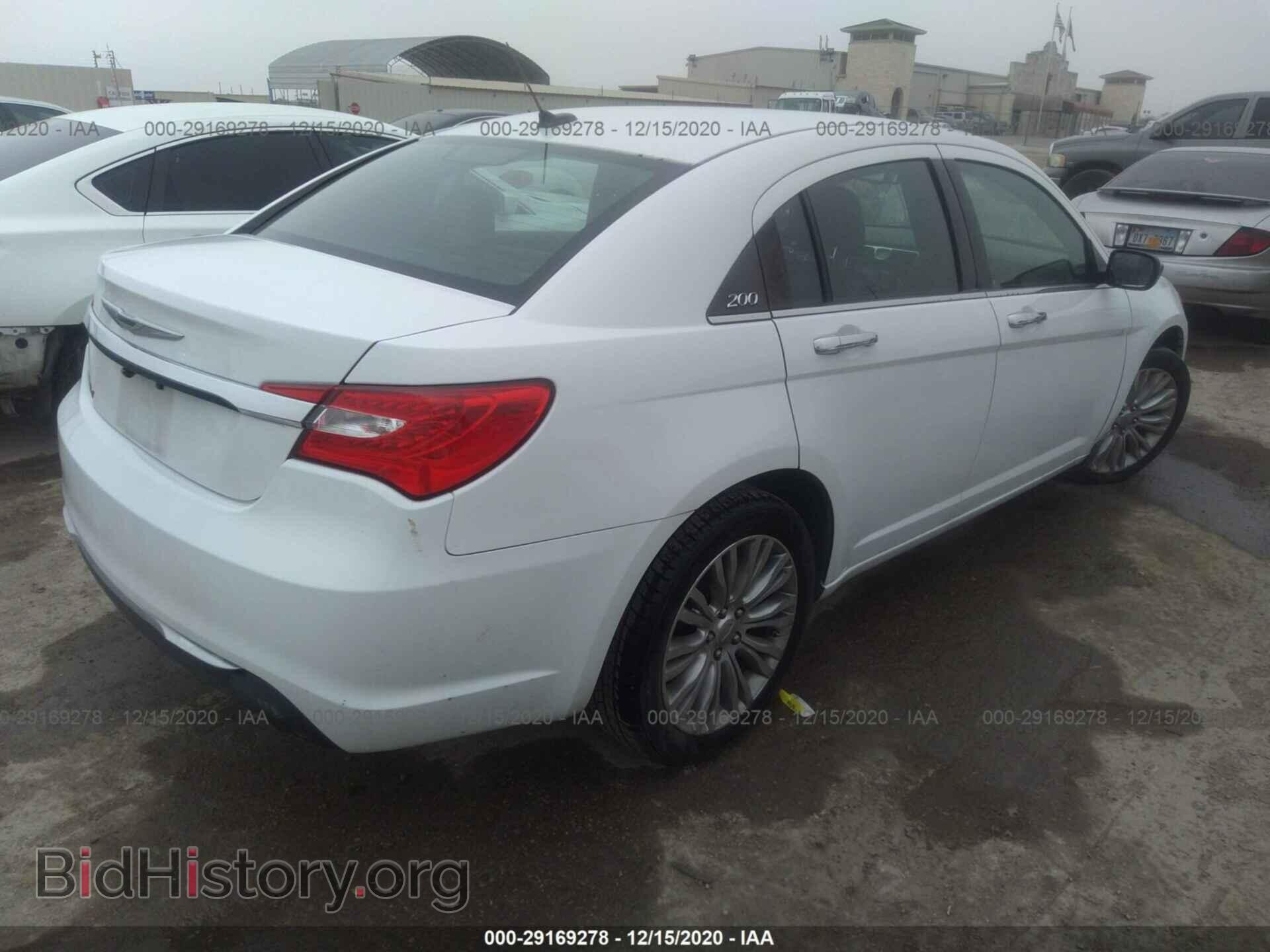 2012 CHRYSLER 200 - VIN: 1C3CCBCG6CN304275 - Фото 4
